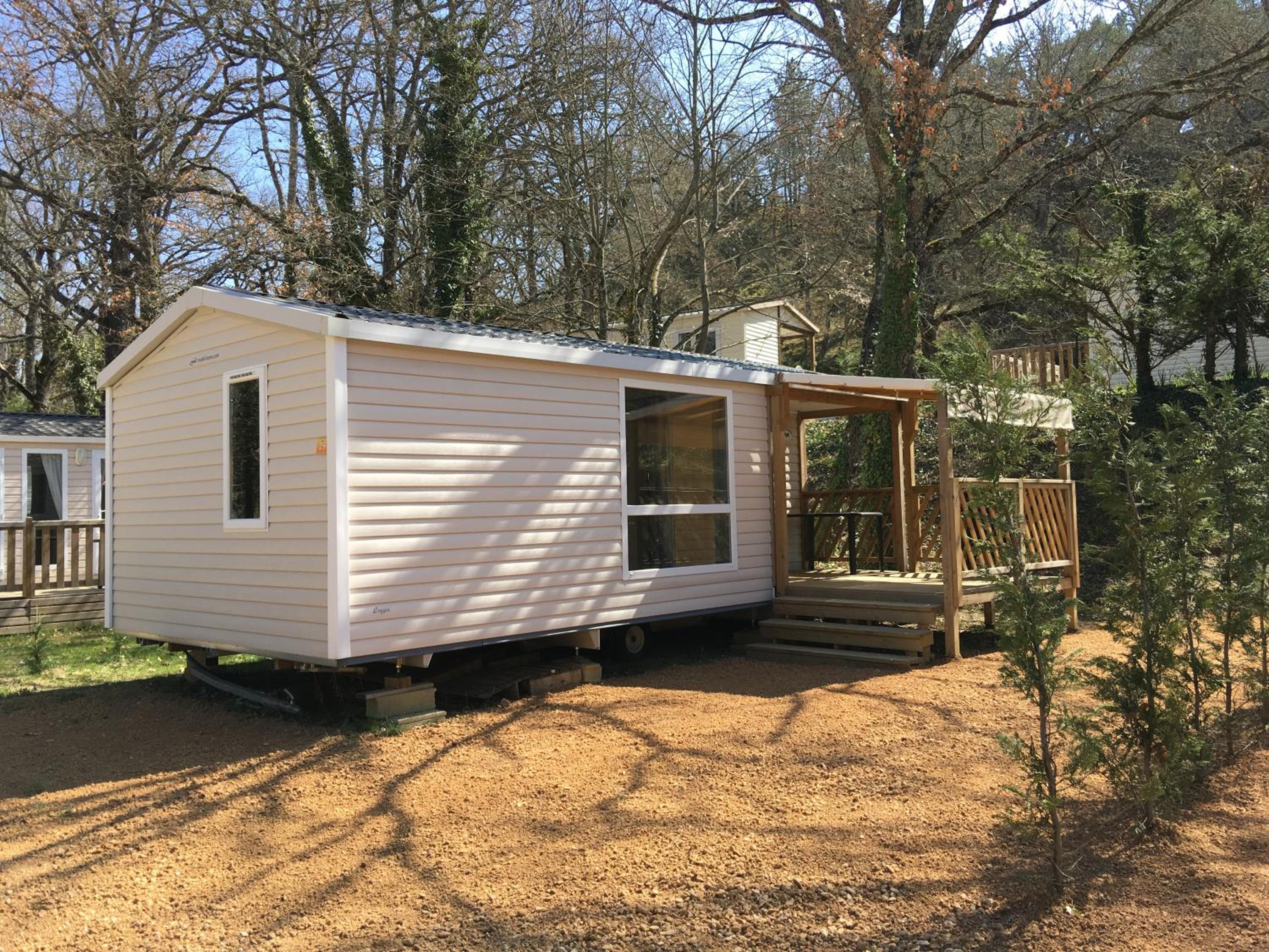 Mobile Home - Photo 4
