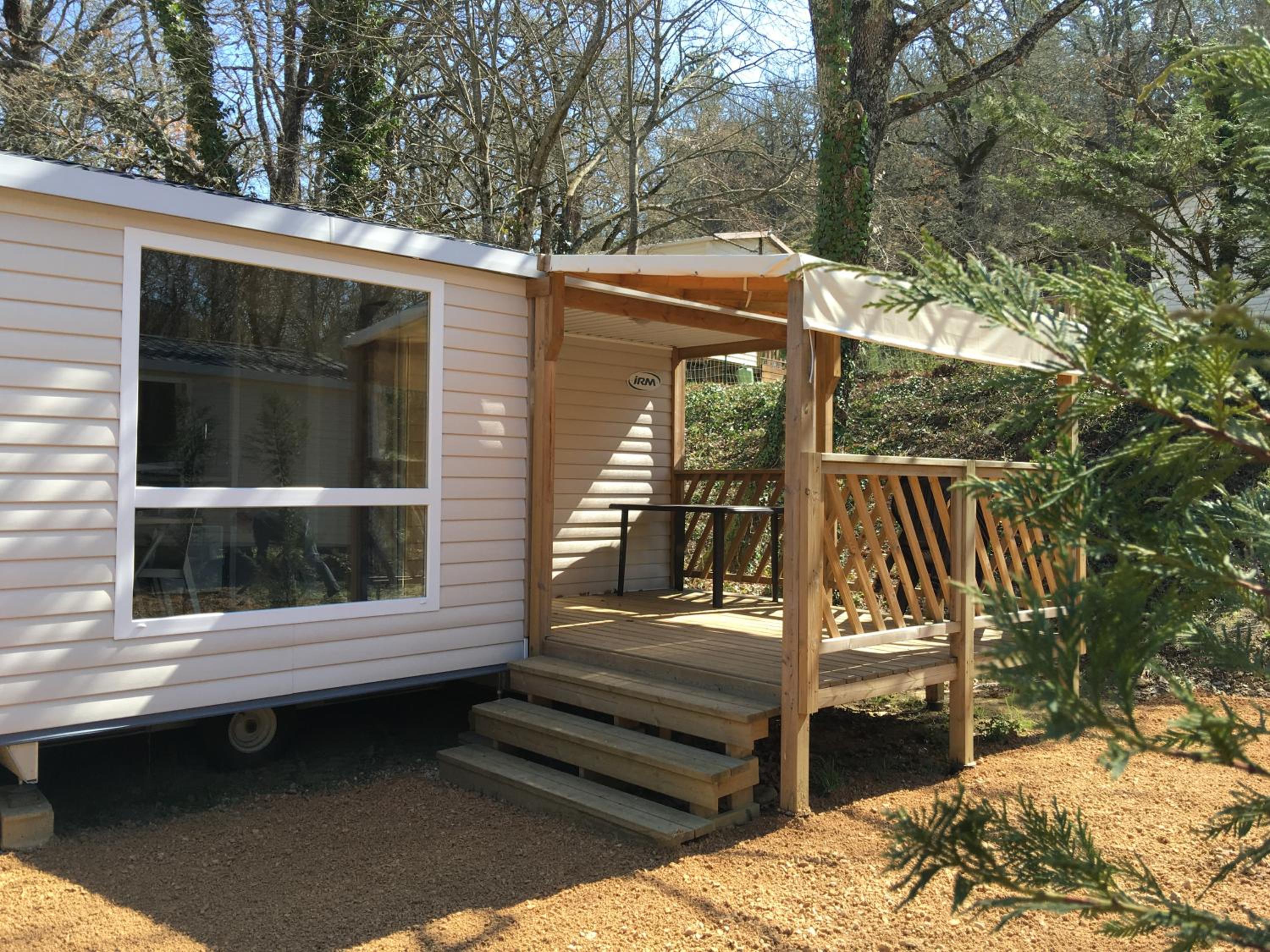 Mobile Home - Photo 1
