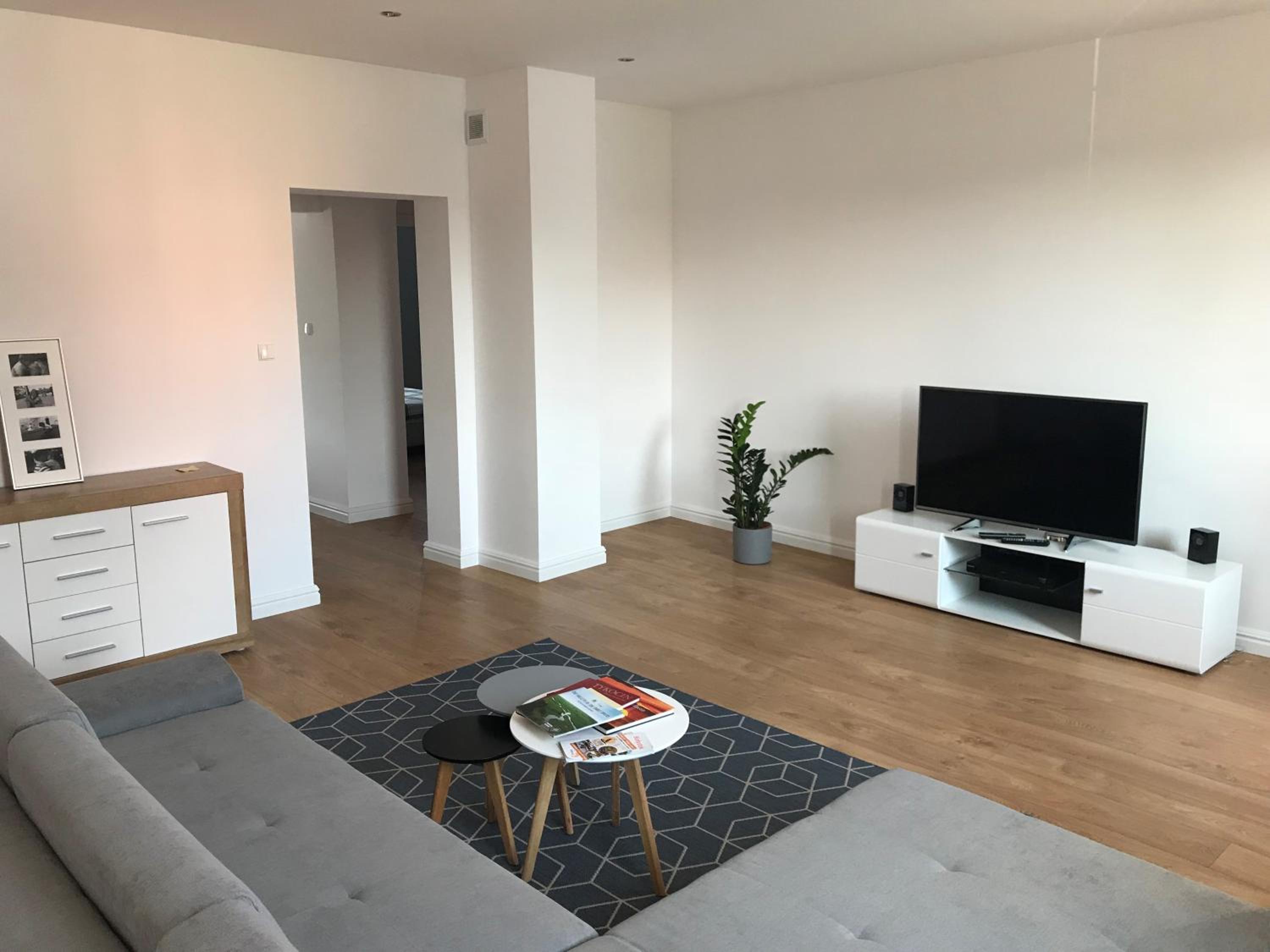 One-Bedroom Apartment photo 1