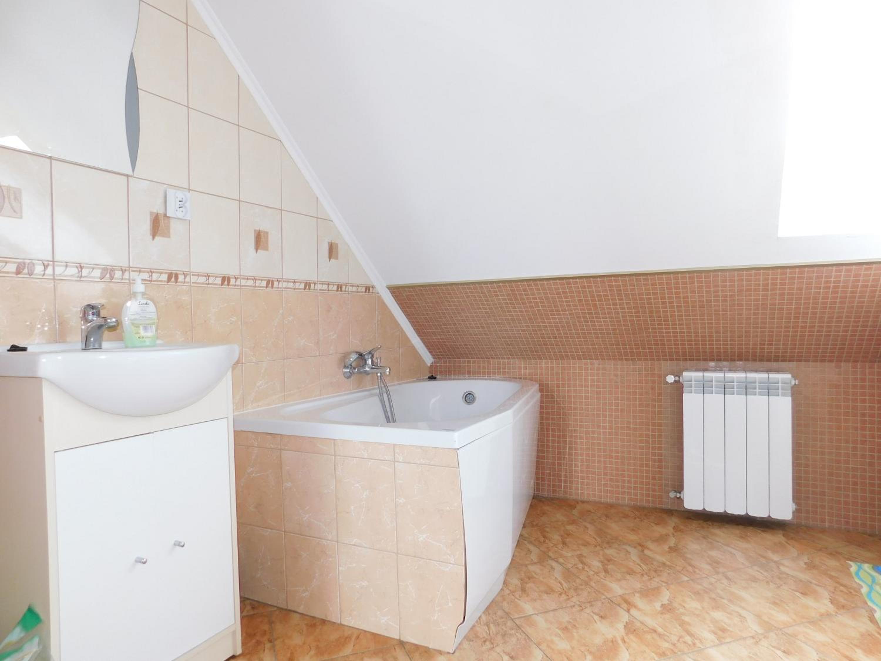 Basic Triple Room with Shared Bathroom photo 3