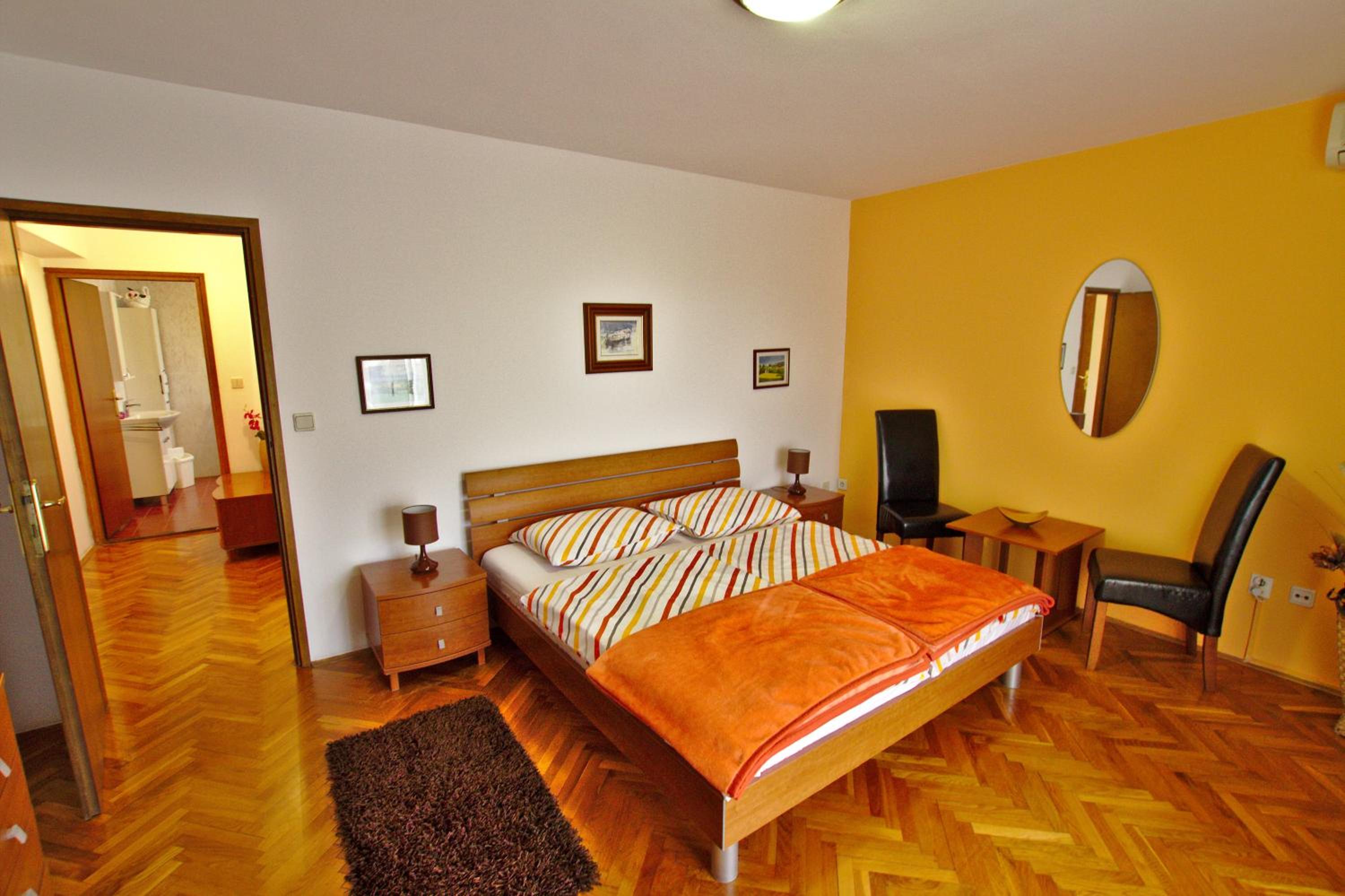 Comfort One-Bedroom Apartment with Balcony photo 2