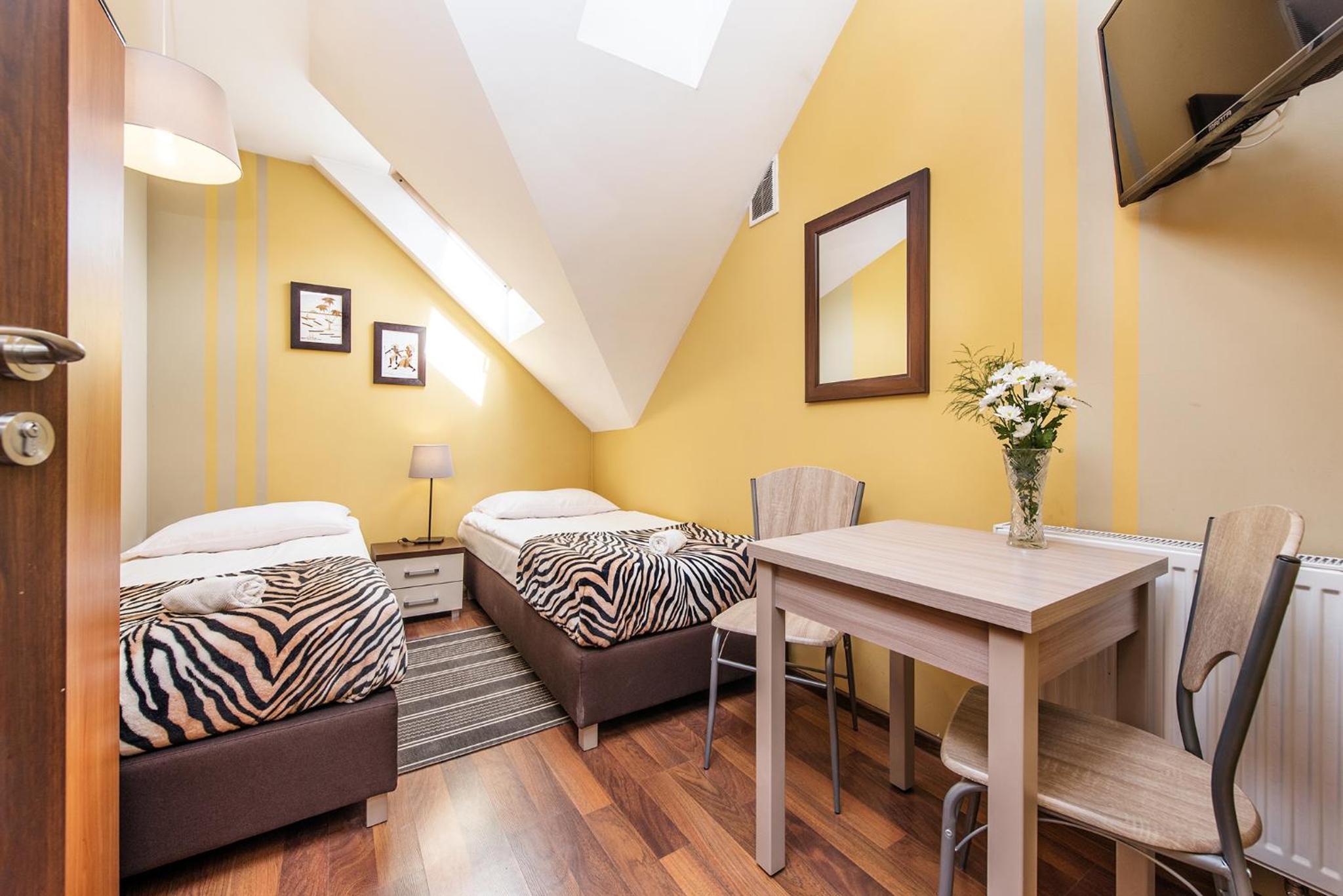 Double Room with Shared Bathroom photo 1