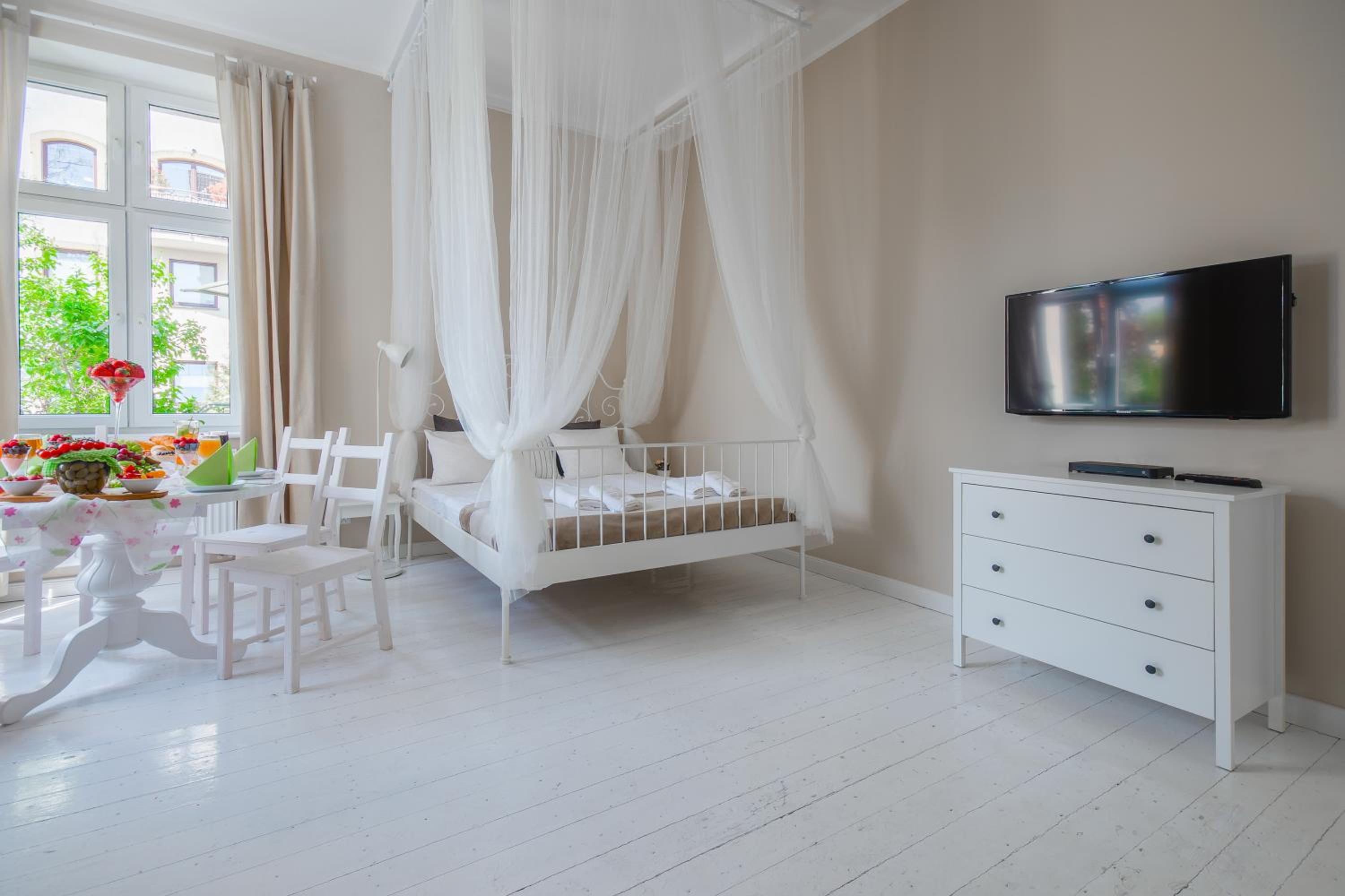Four-Bedroom Apartment with Two Bathrooms