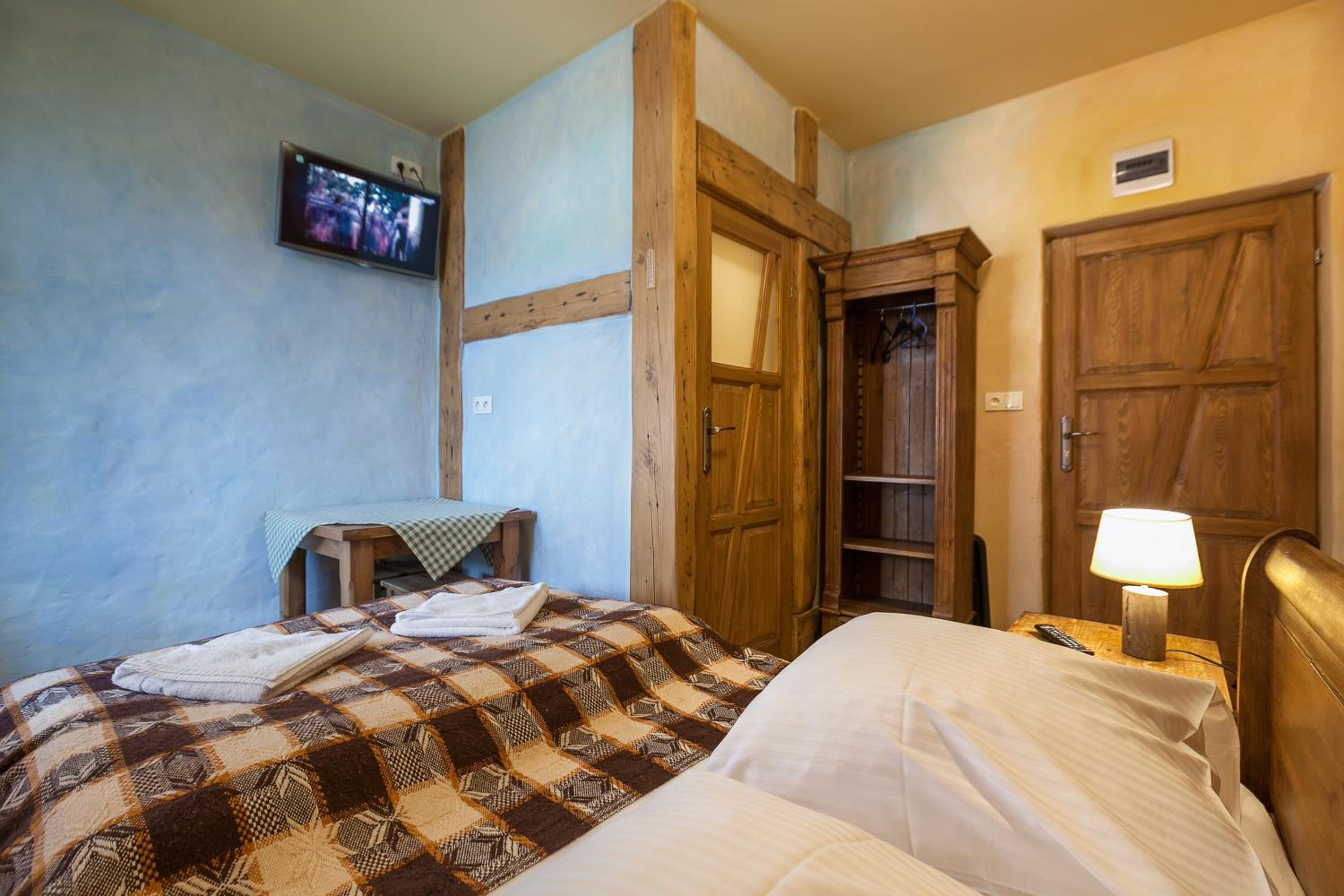 Double Room - Photo 2