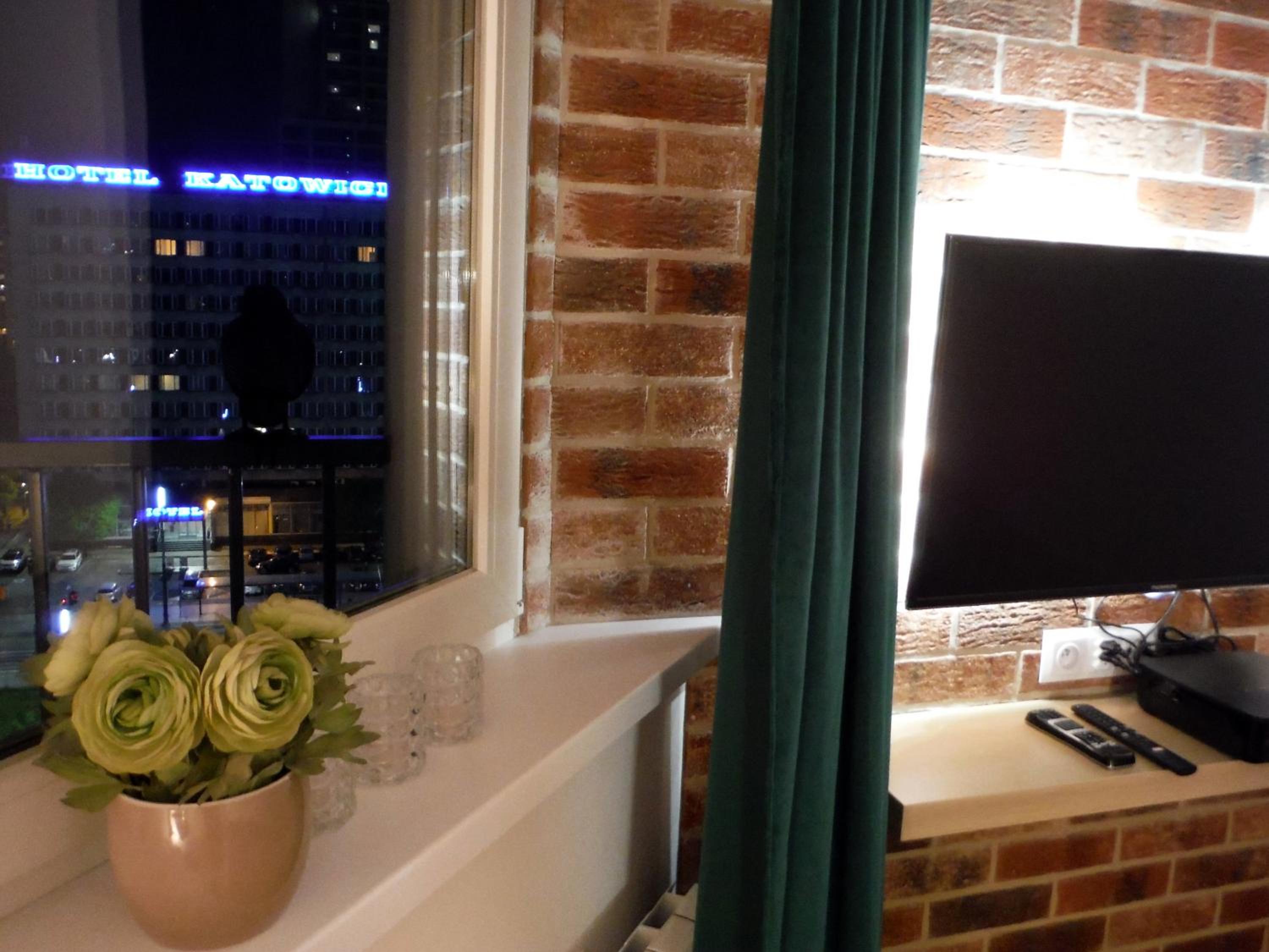 Apartment with Balcony - Photo 21