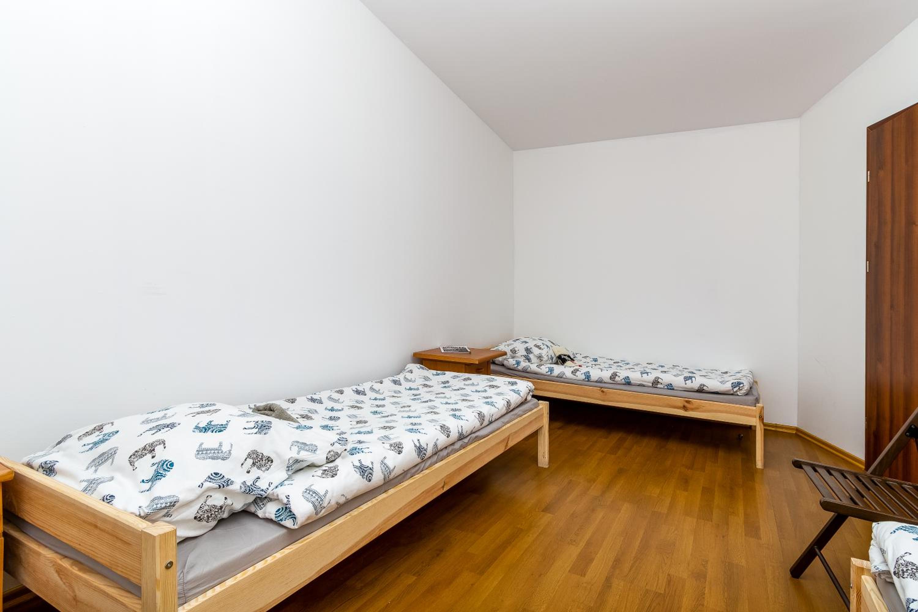 Basic Triple Room with Shared Bathroom photo 2