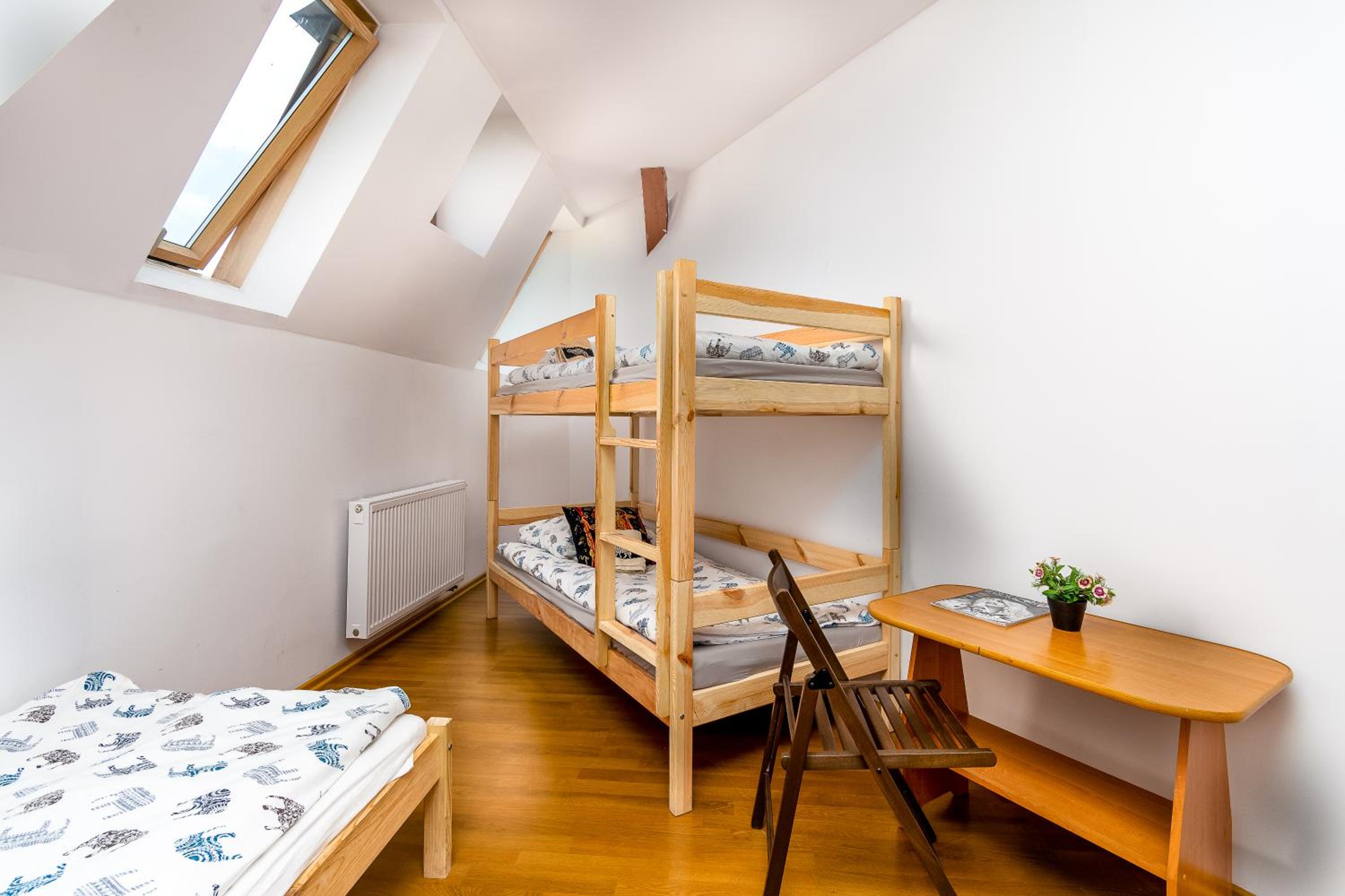 Basic Triple Room with Shared Bathroom photo 1