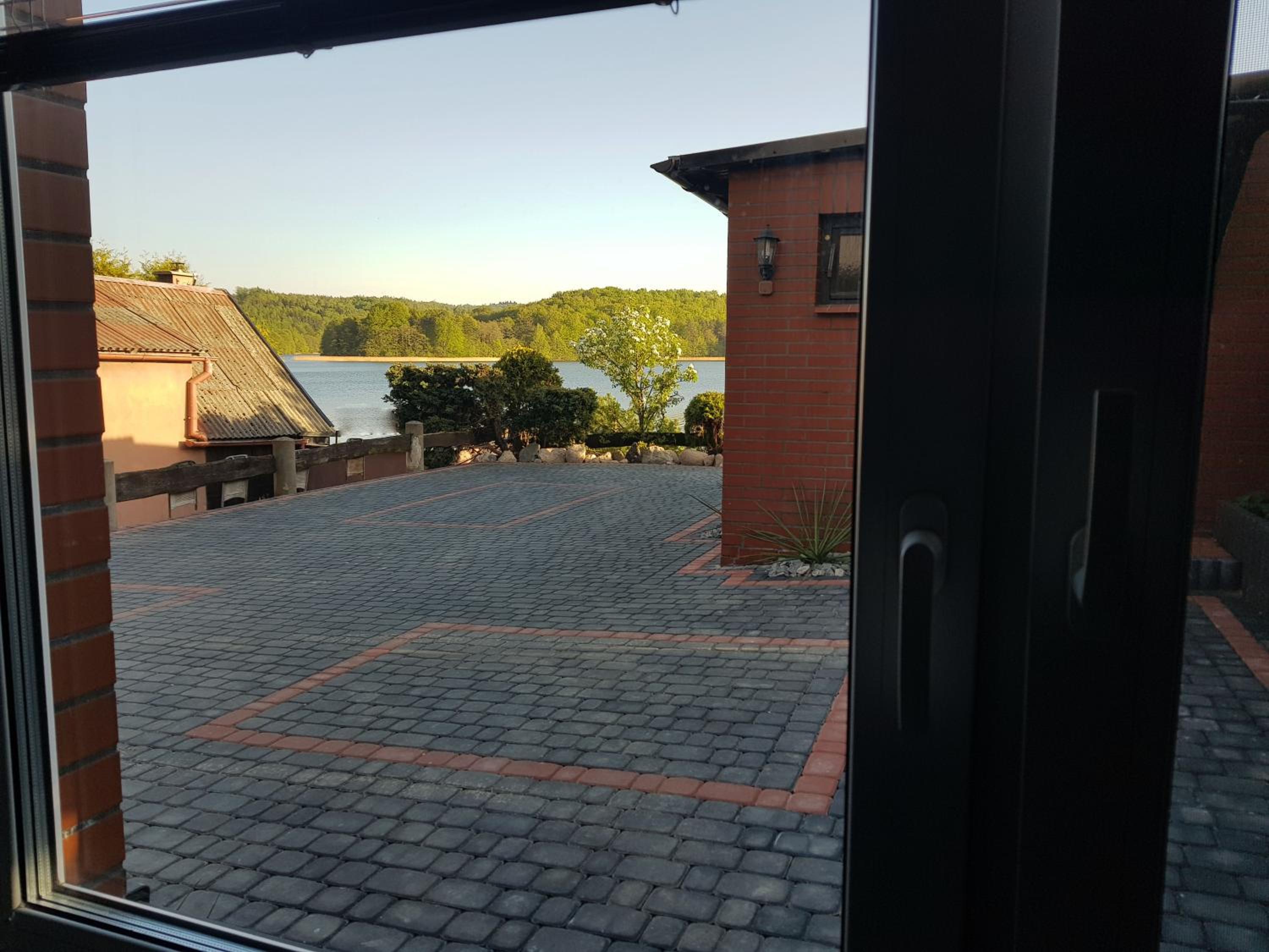 Family Room with Lake View photo 2