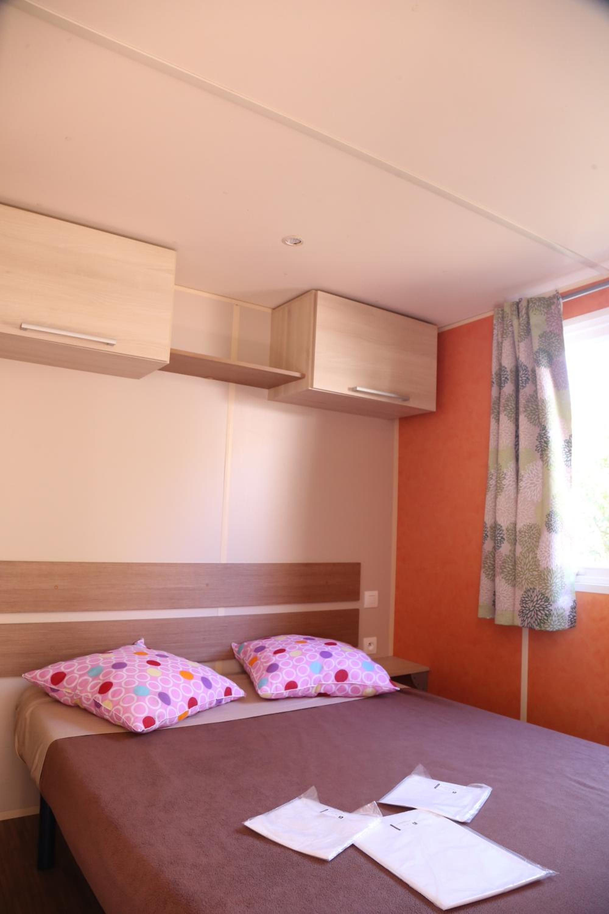 Mobile Home - Photo 4