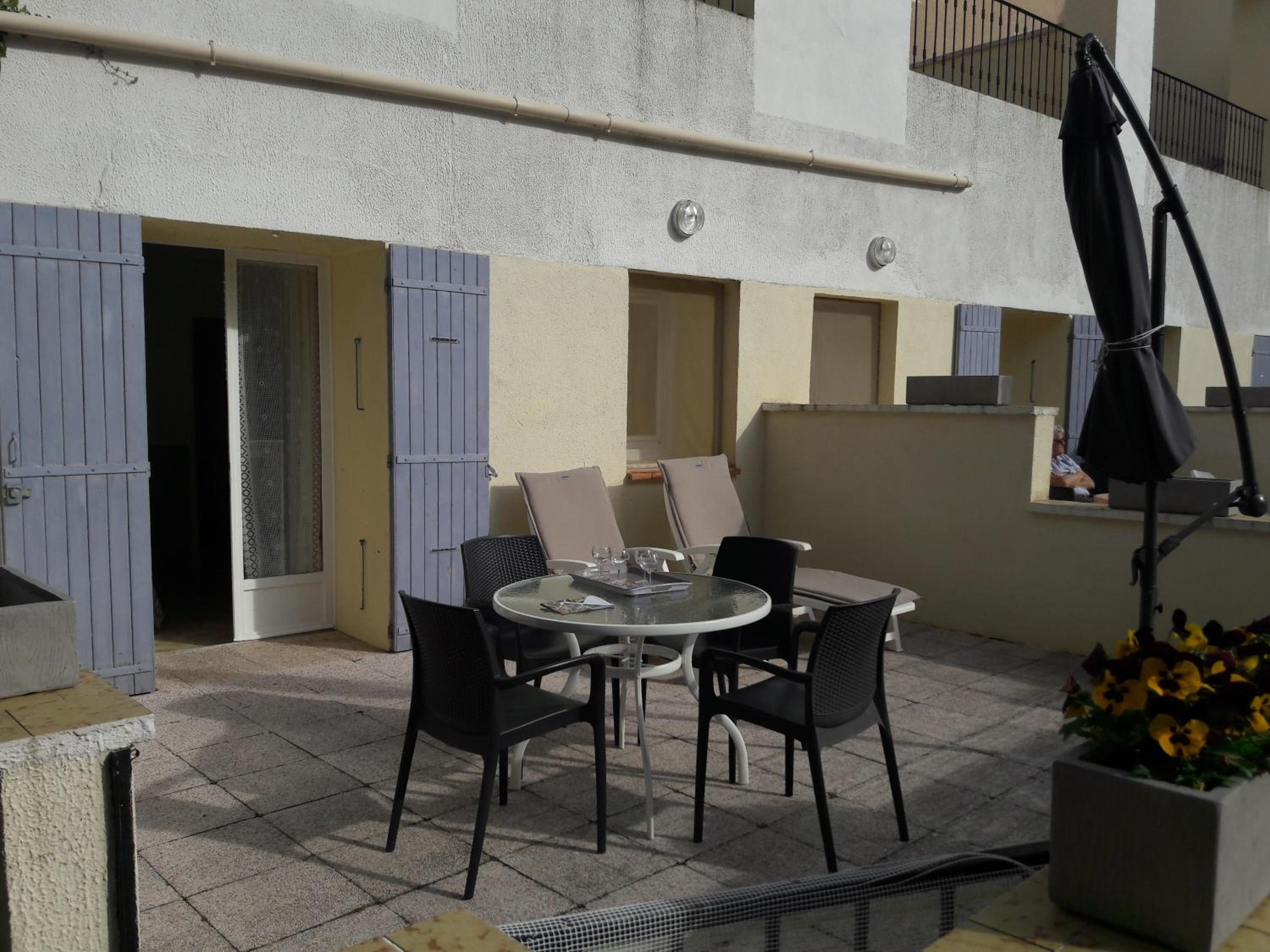 Apartment - Ground Floor photo 2