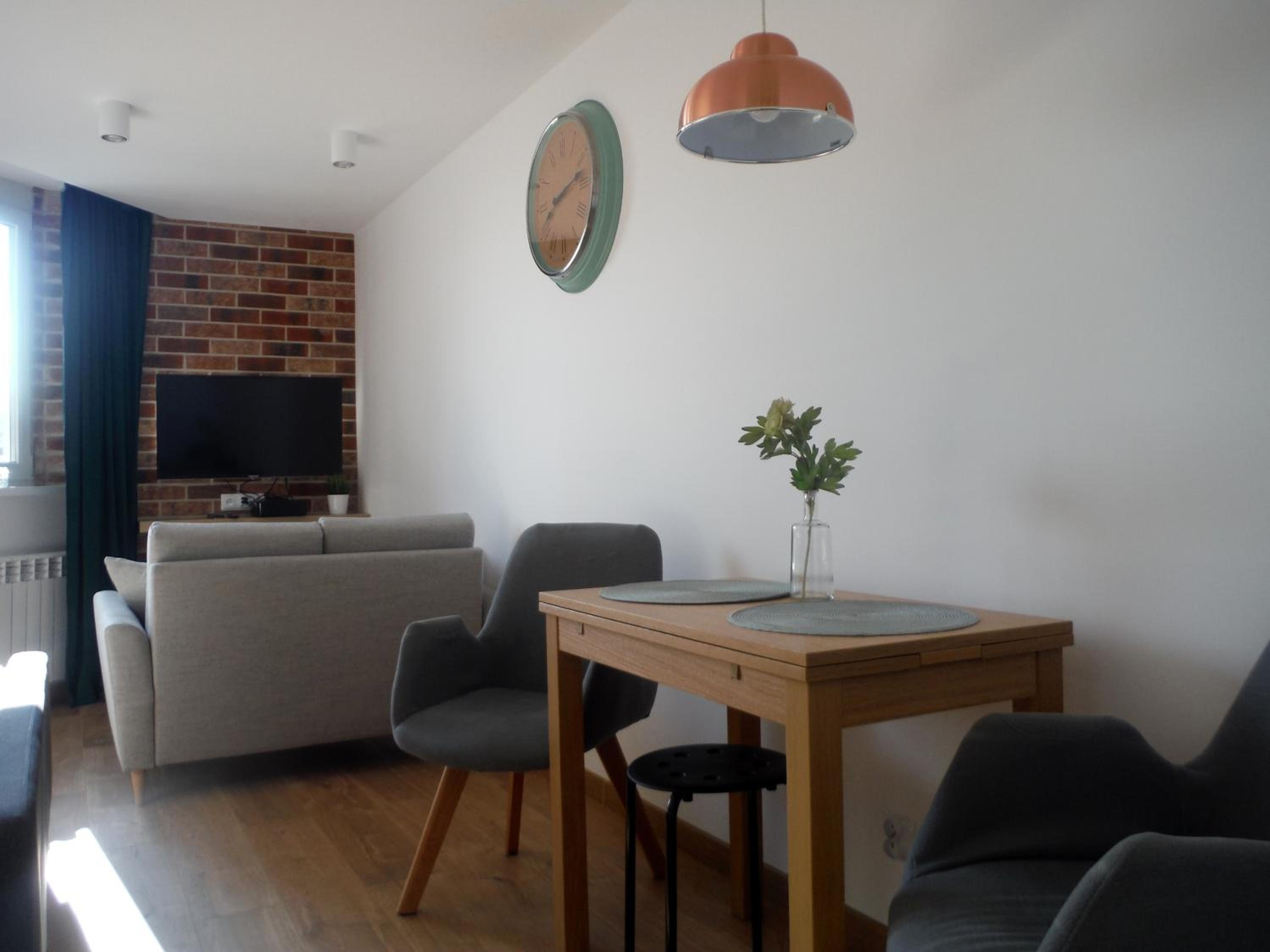 Apartment with Balcony - Photo 18