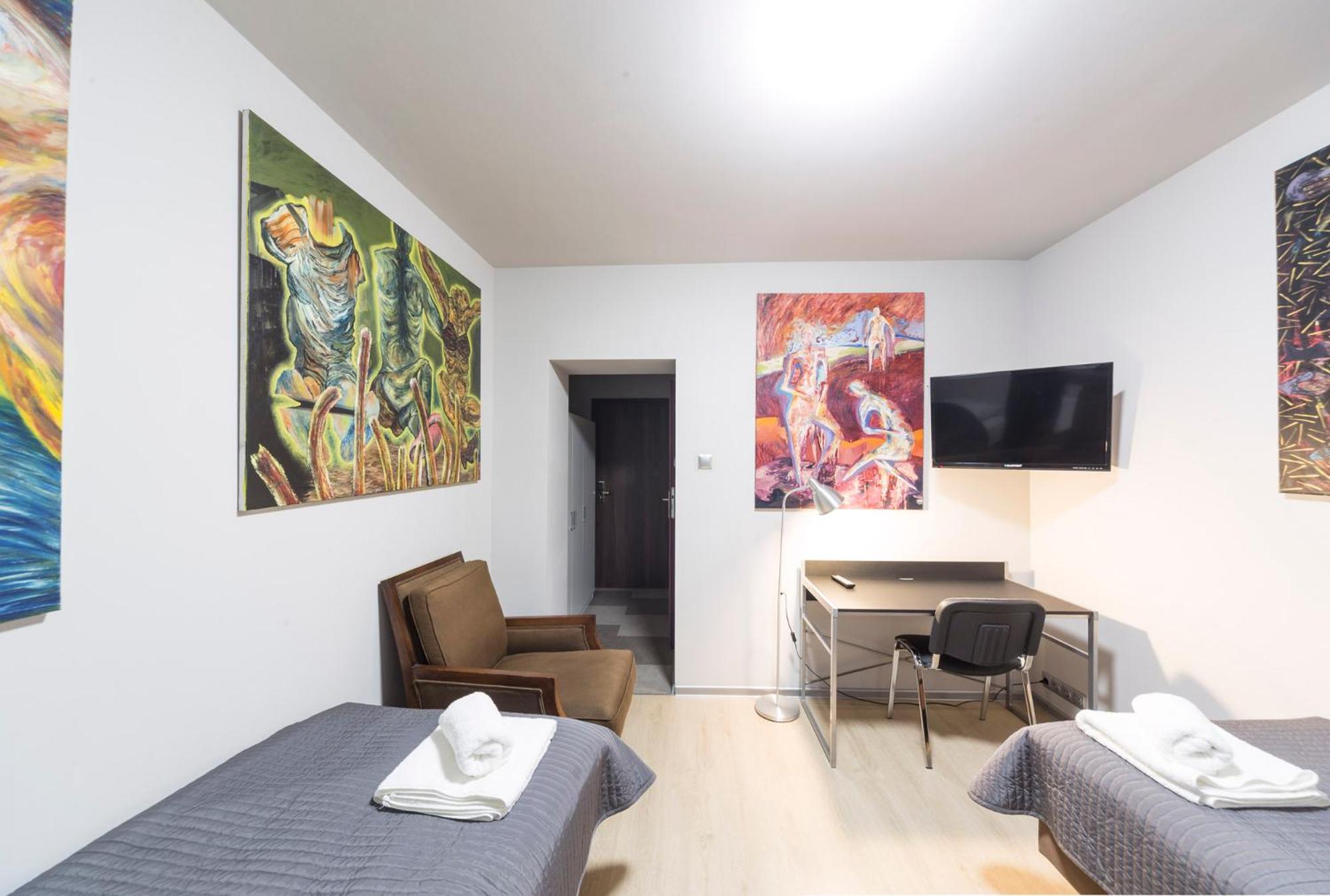 Large Double or Twin Room photo 1