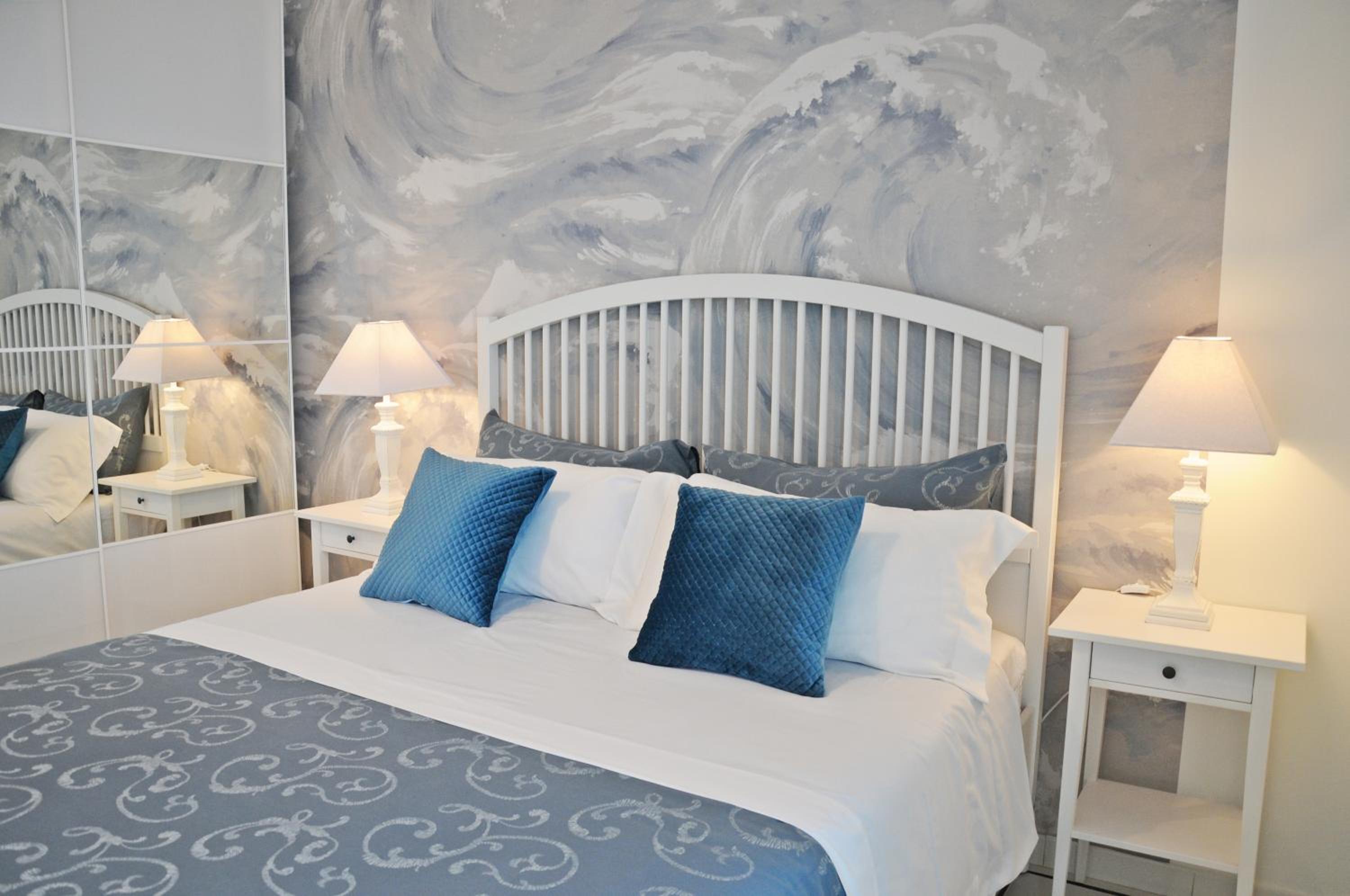 Double Room with Balcony and Sea View - Photo 7