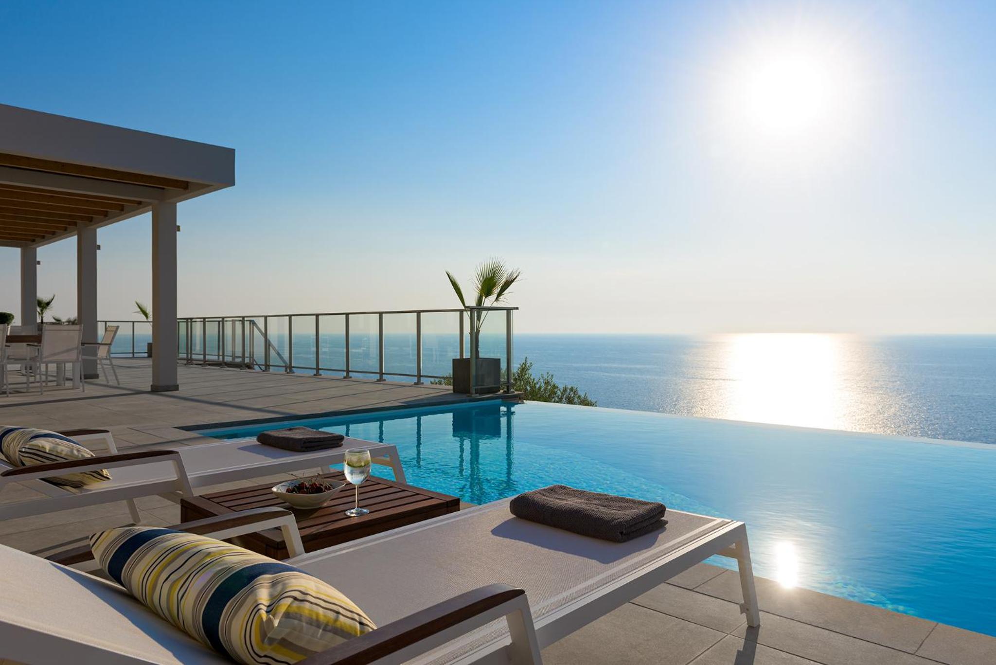Three-Bedroom Villa photo 1