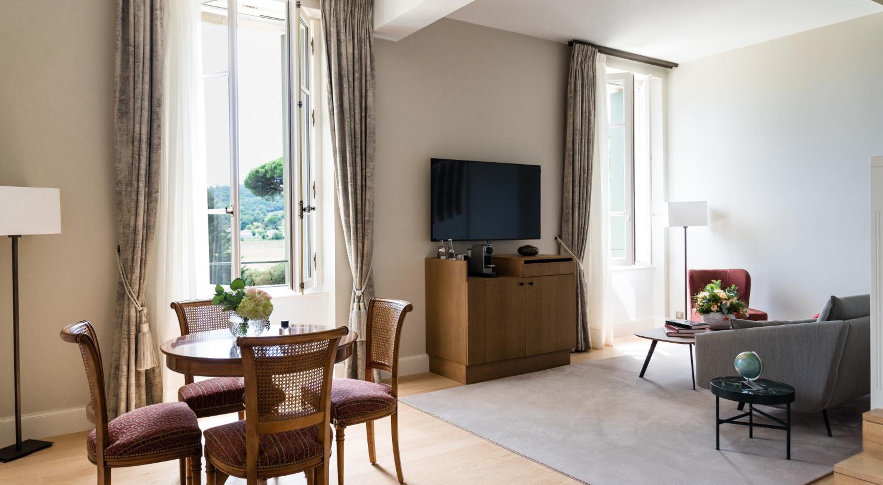 Family Suite with Balcony photo 2