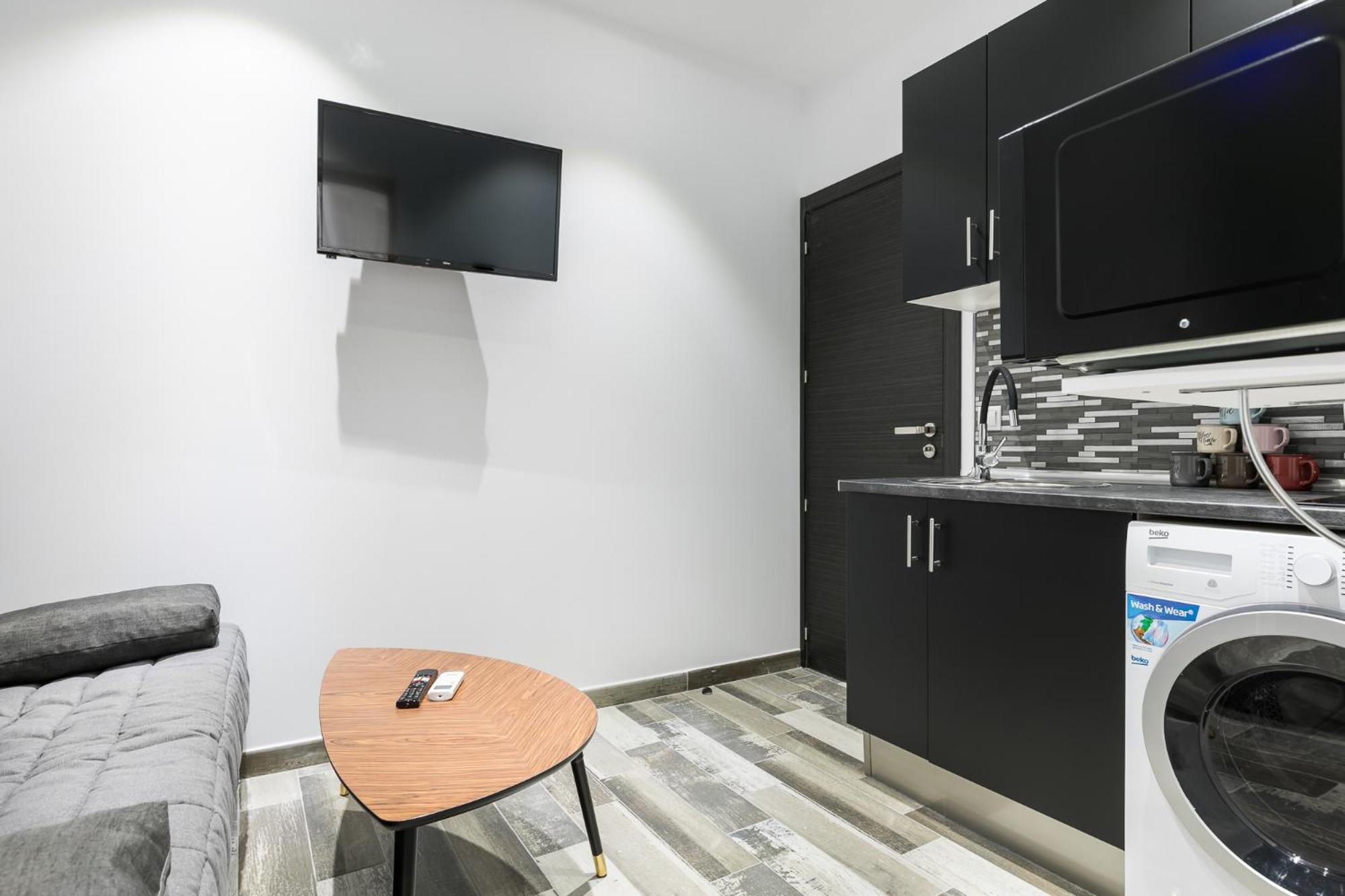 One-Bedroom Apartment