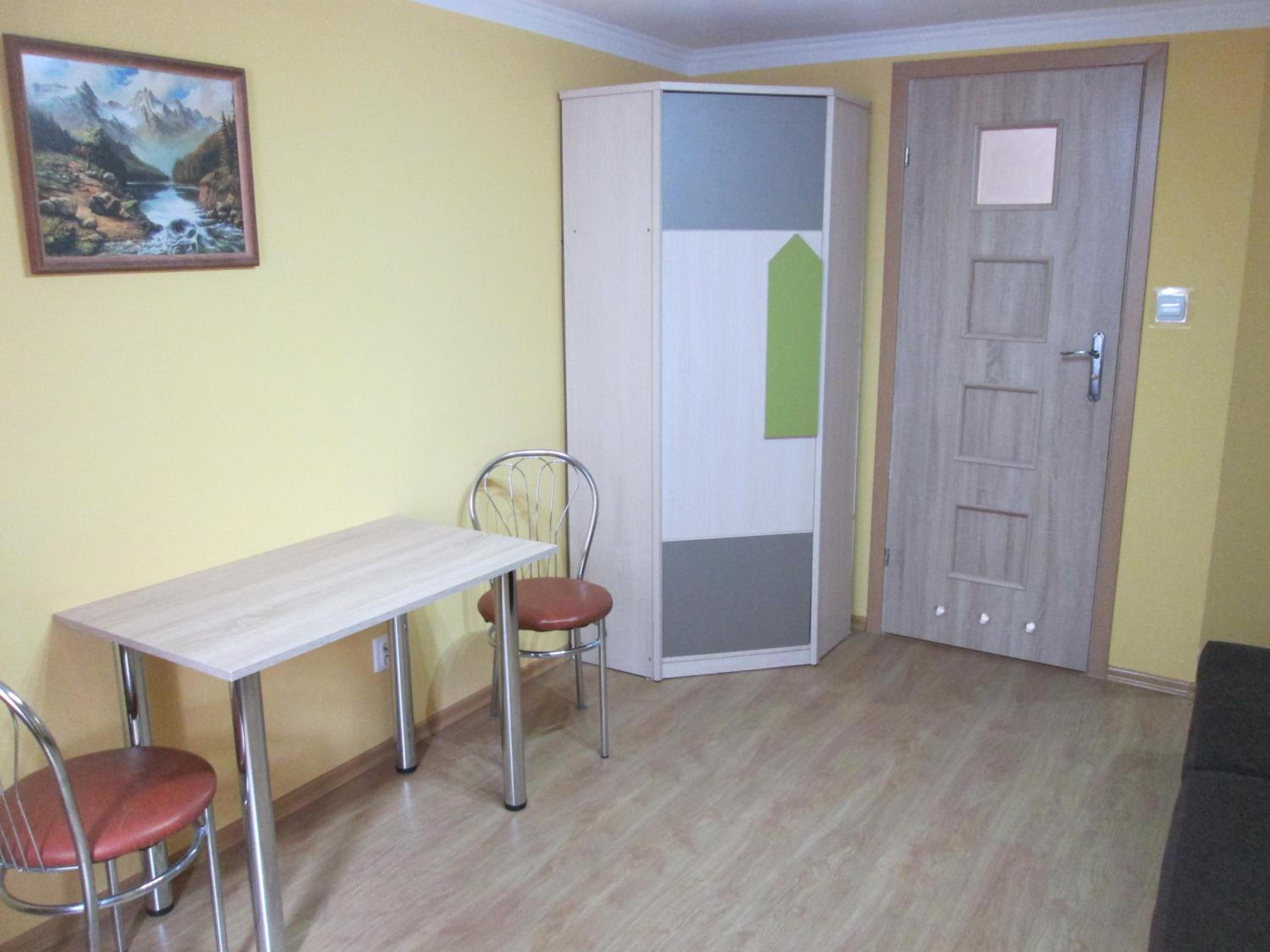 Twin Room with Private Bathroom - Photo 2