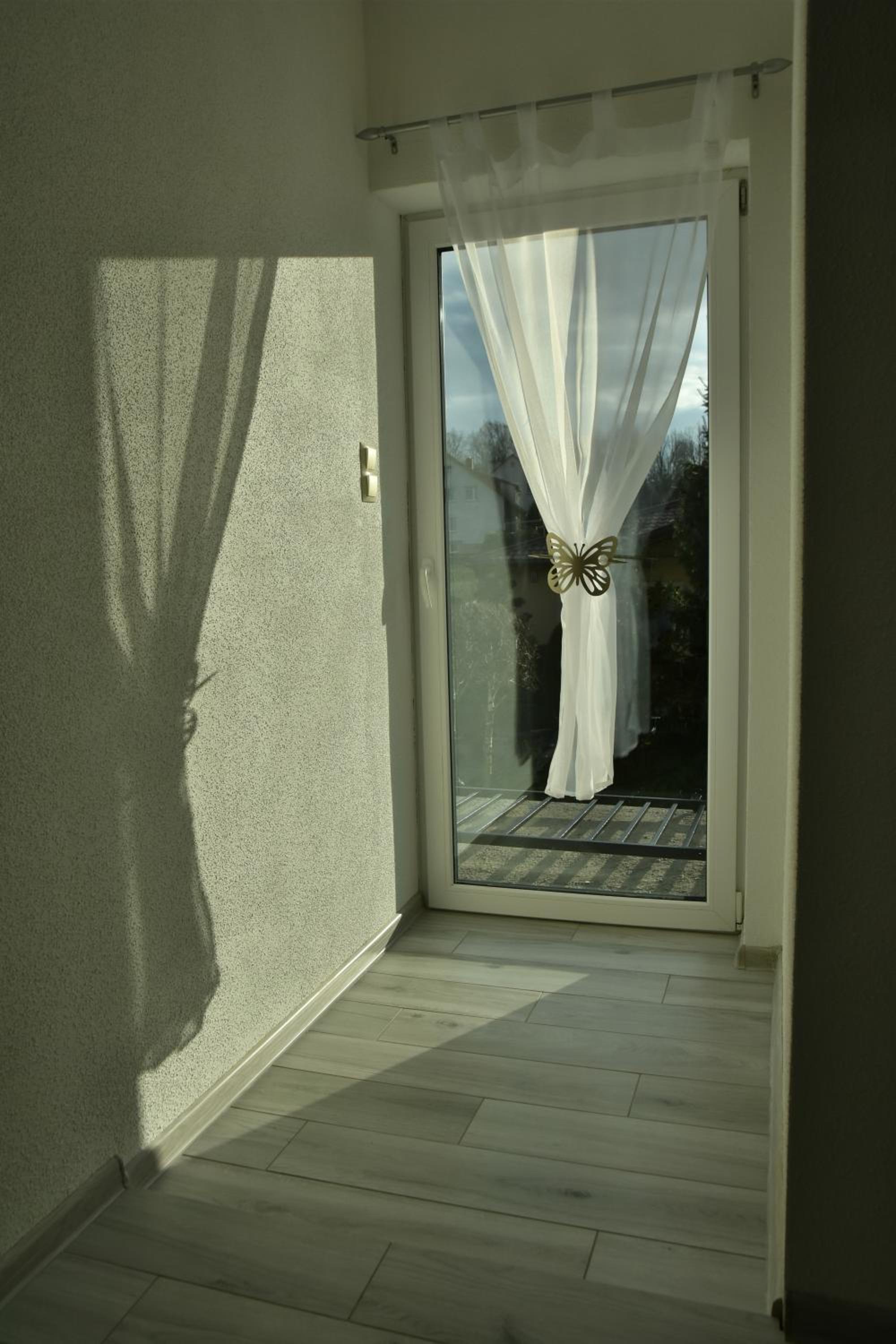 Double Room with Balcony - Photo 5