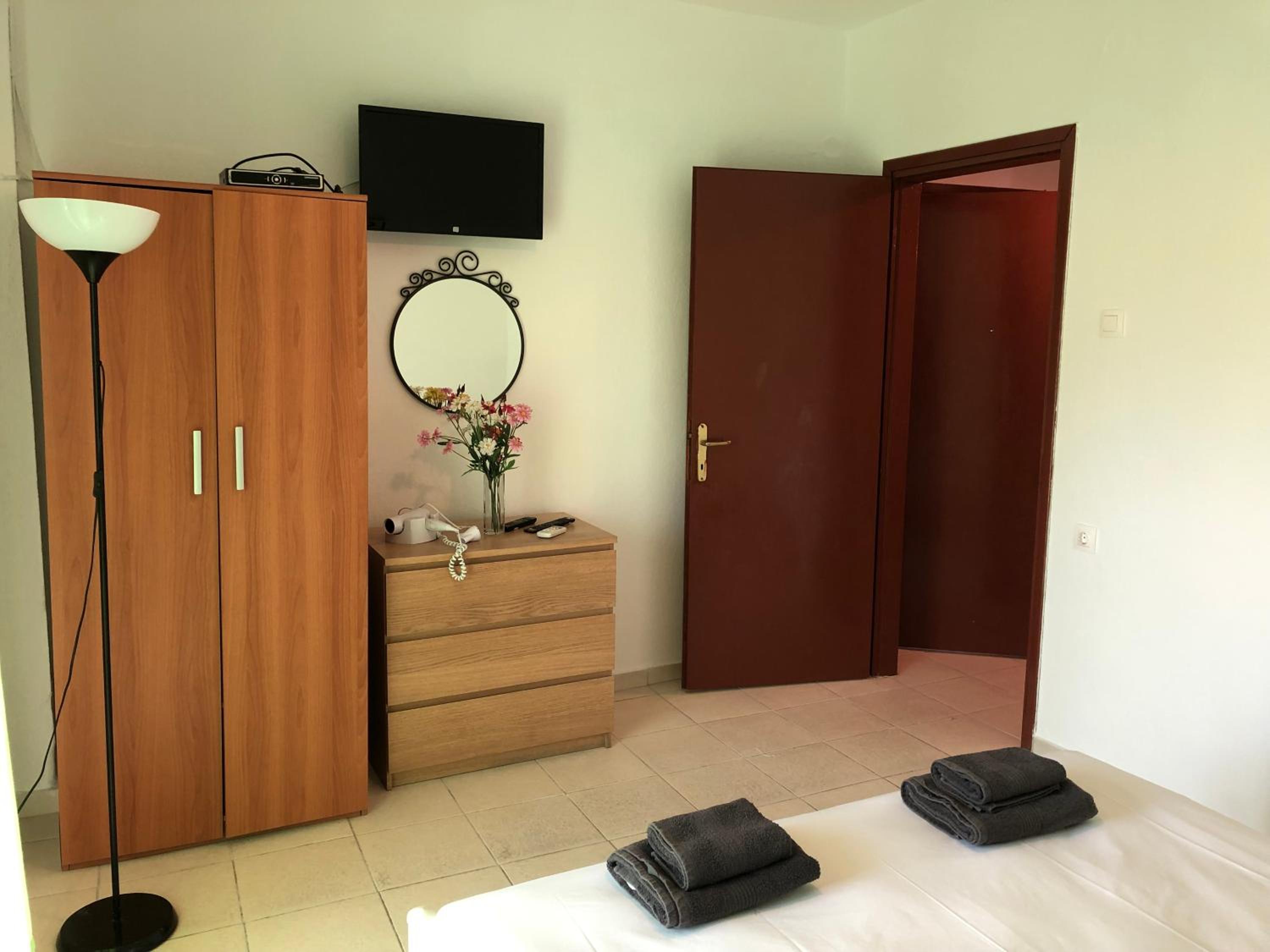 Apartment photo 2