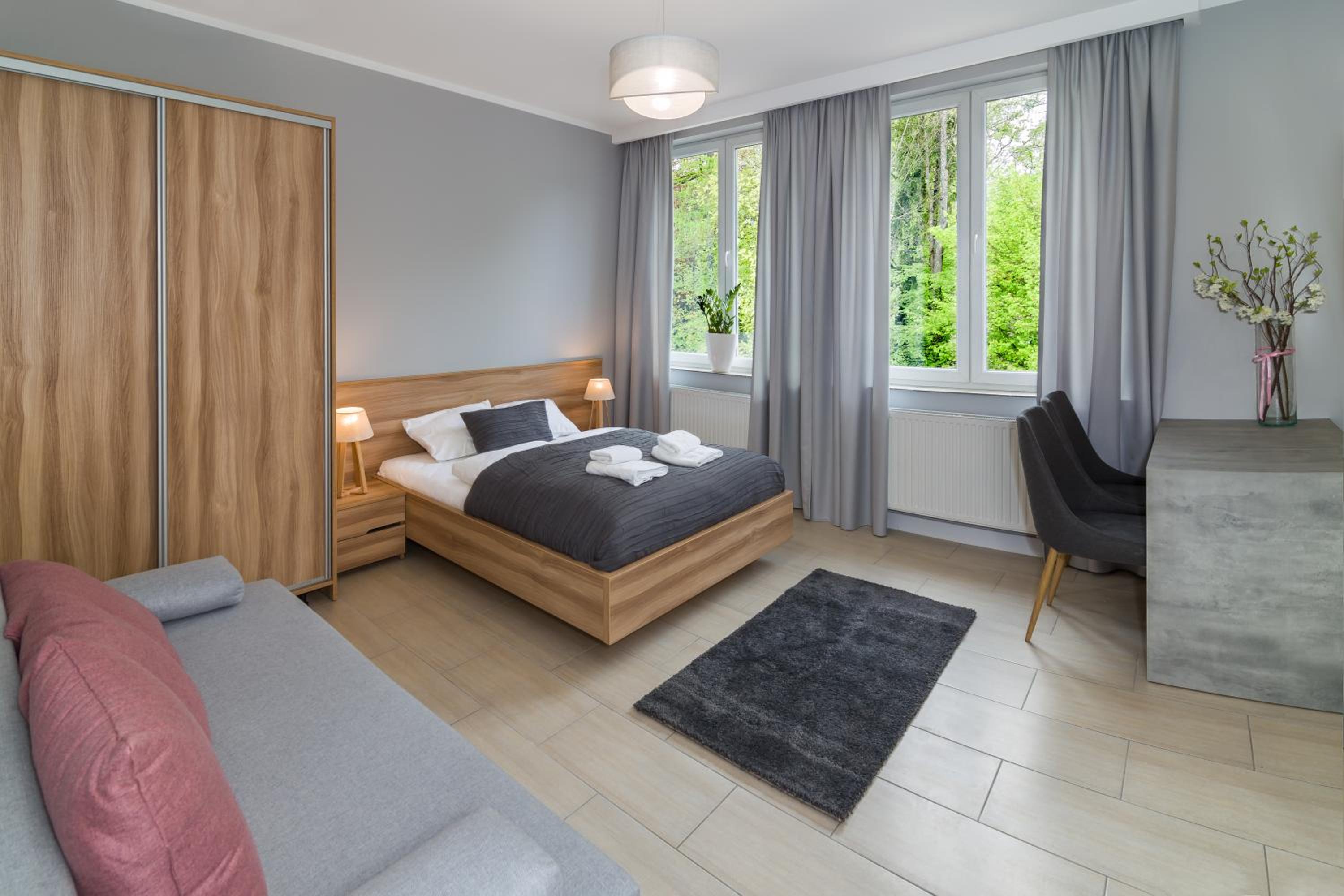 One-Bedroom Apartment