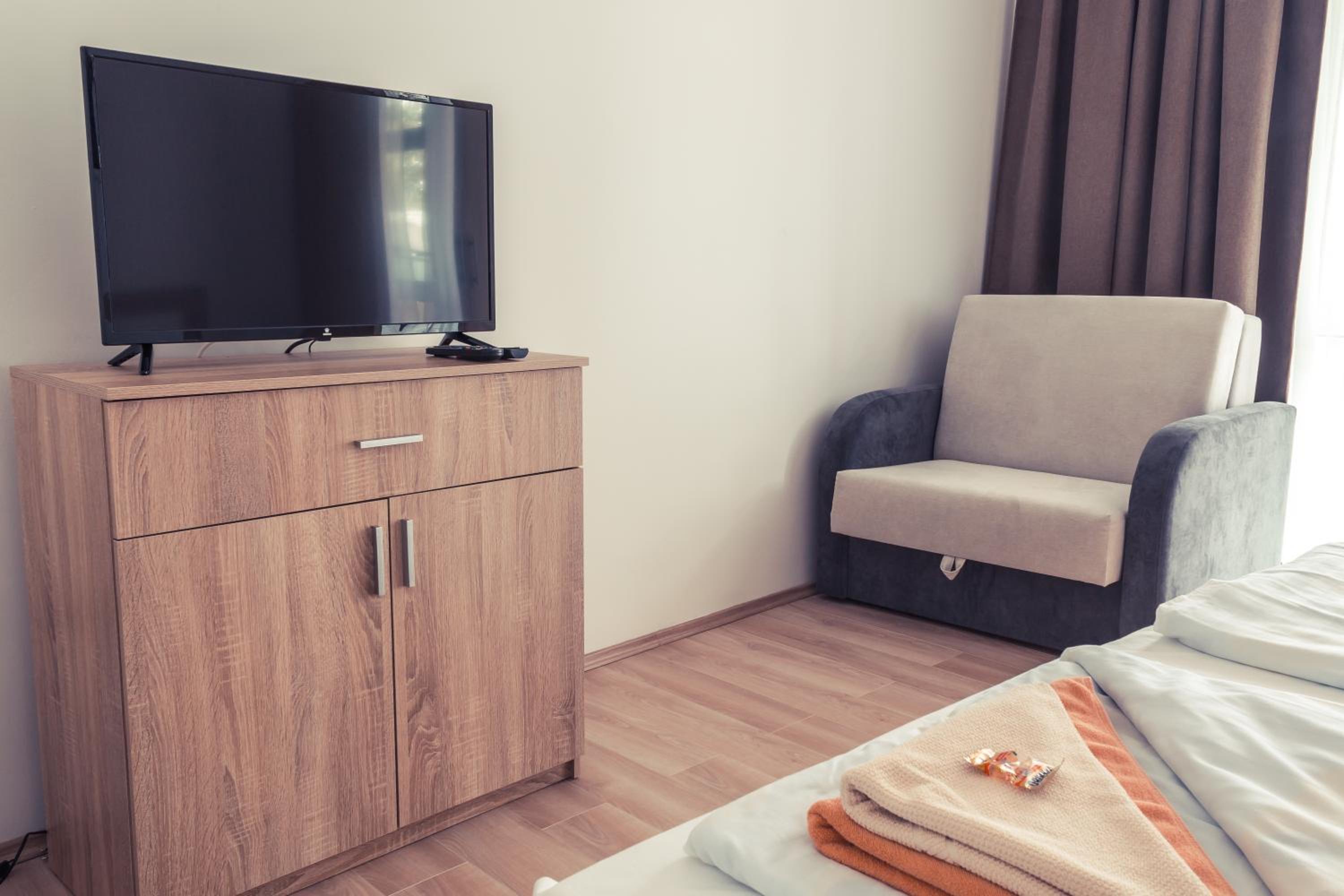 Studio Apartment - Photo 17