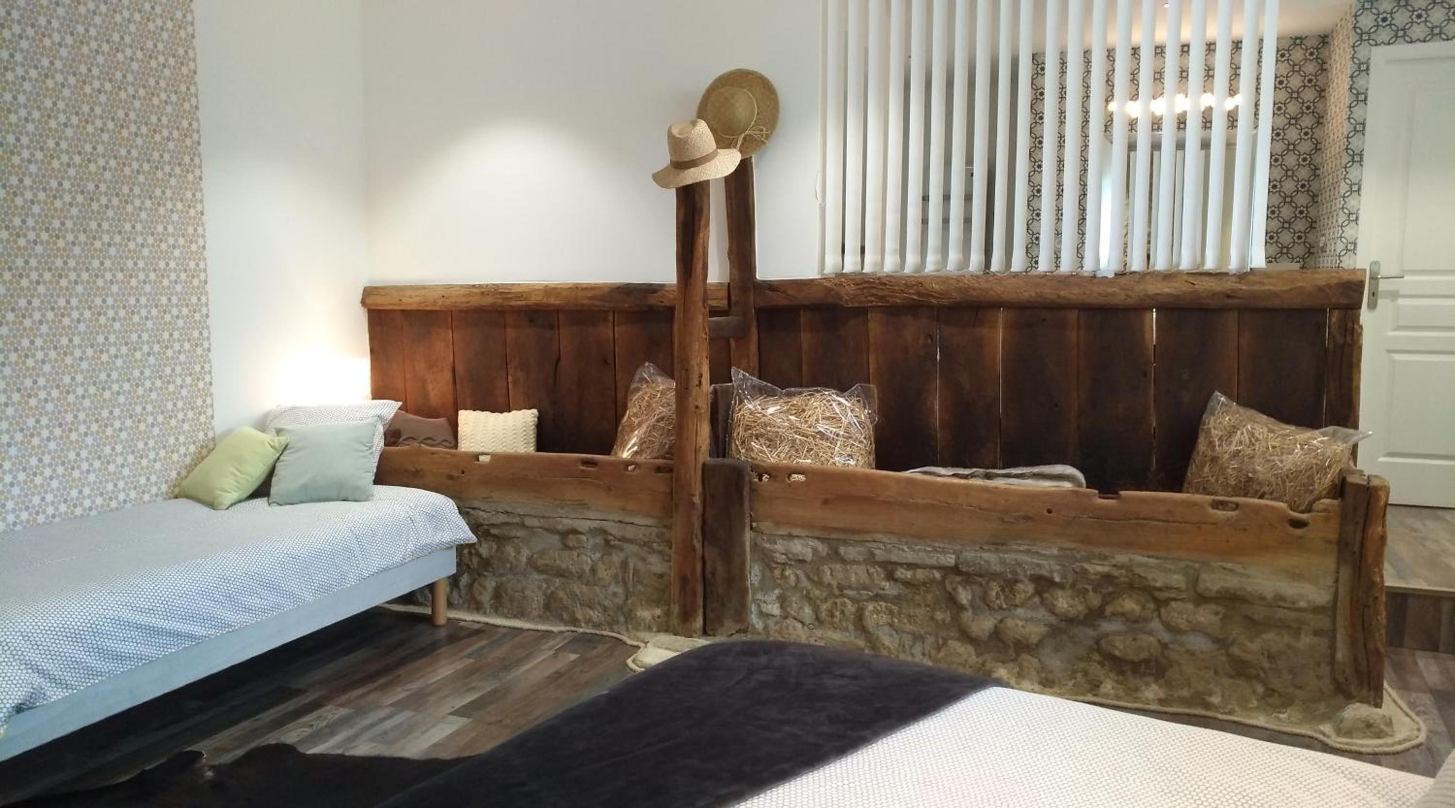 Large Double Room photo 3