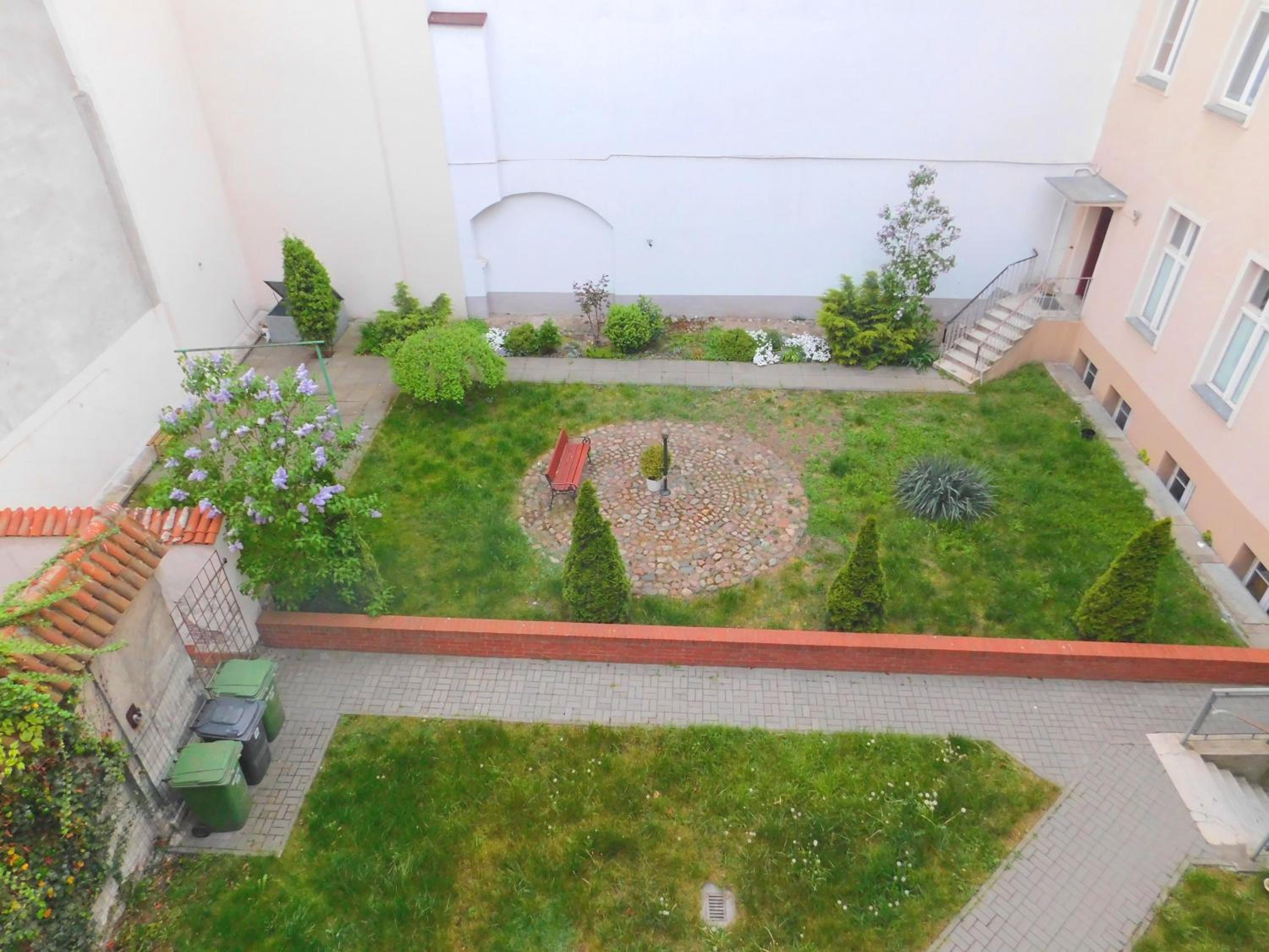 Studio Apartment - Photo 16