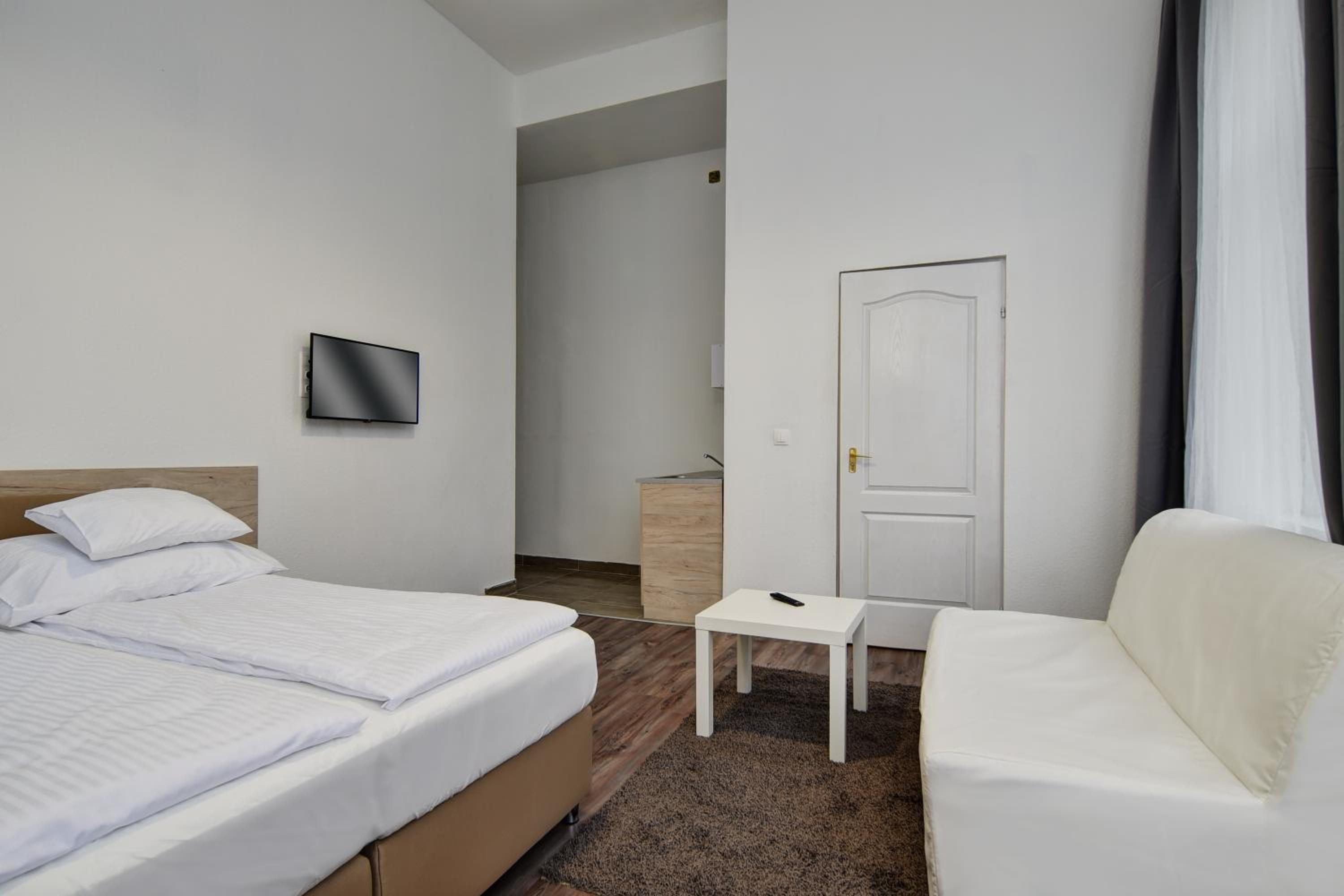 One-Bedroom Apartment with Balcony - Photo 10