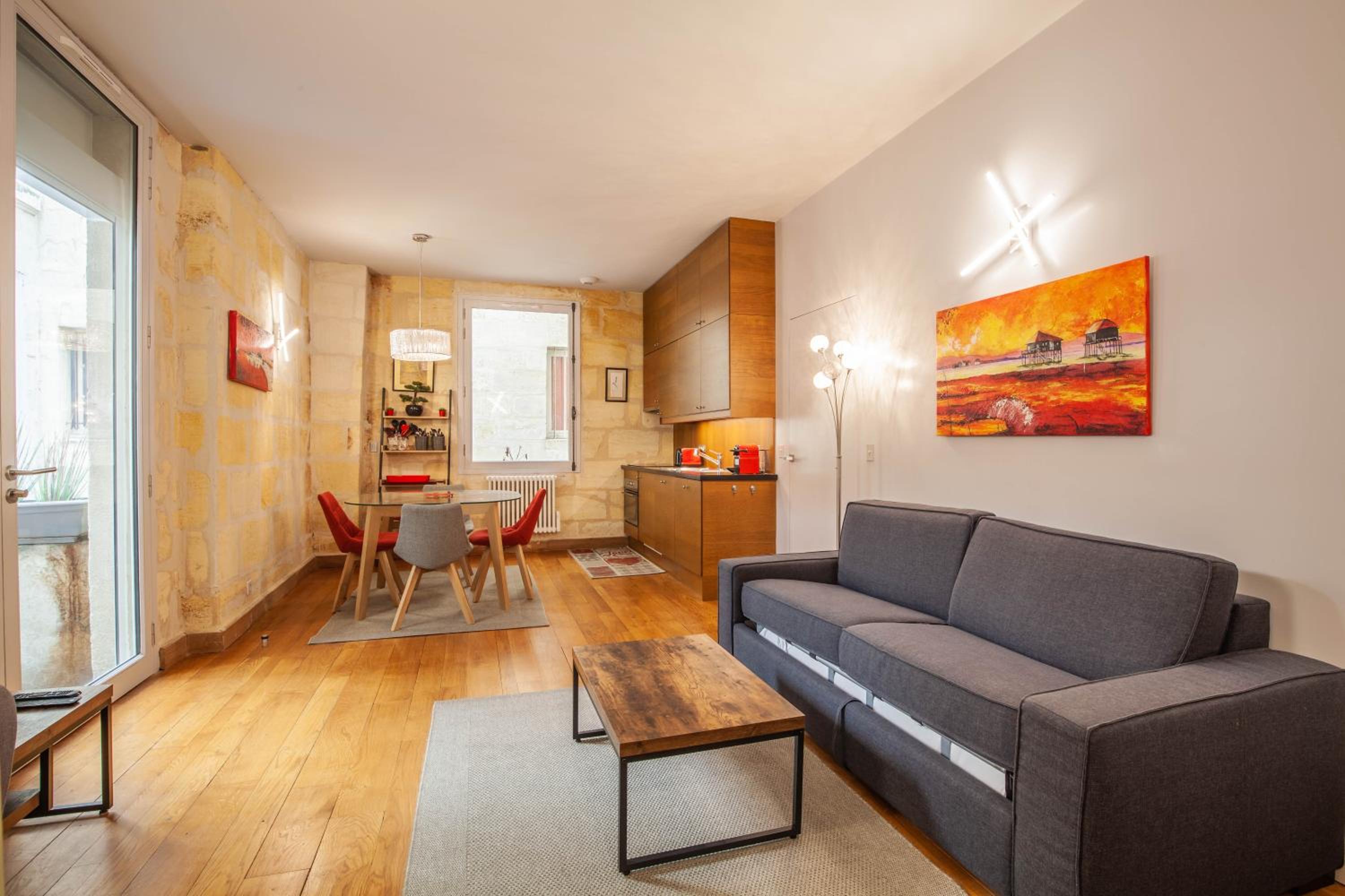 Apartment with Balcony - Photo 17