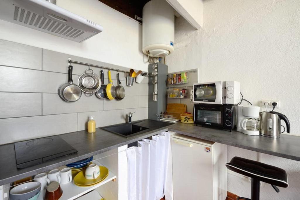 Studio Apartment - Photo 23