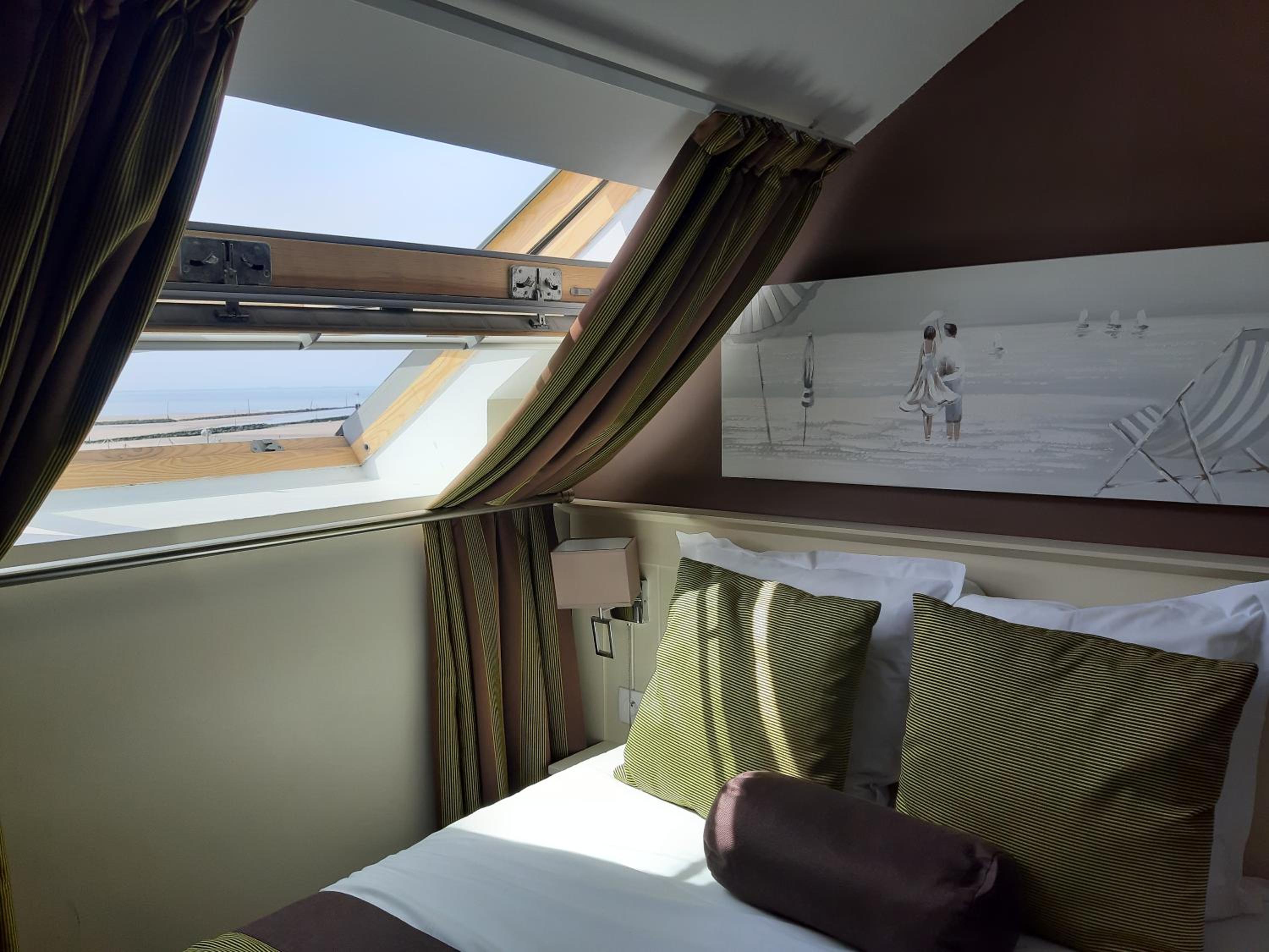 Classic Single Room