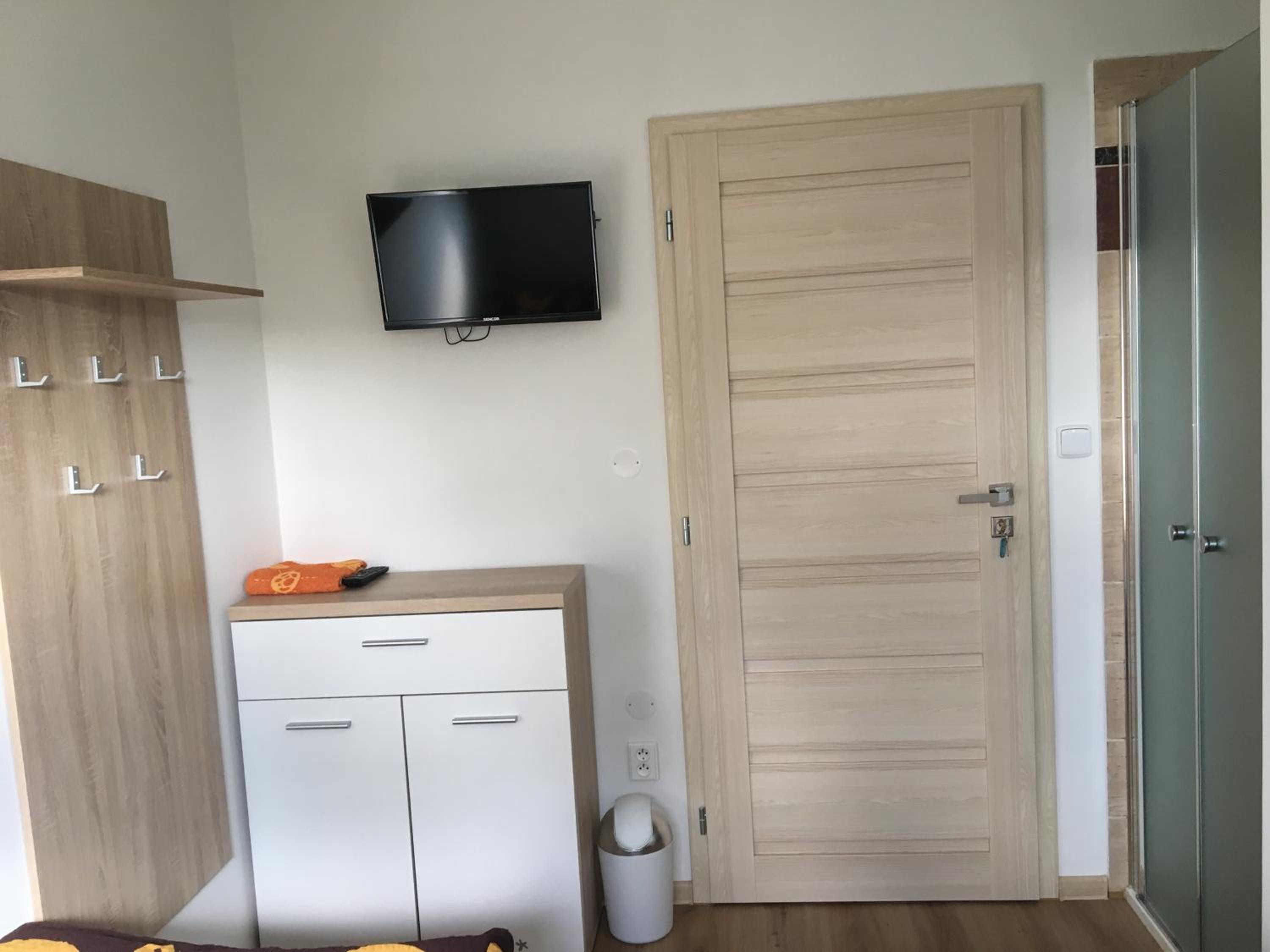 Twin Room with Shared Toilet