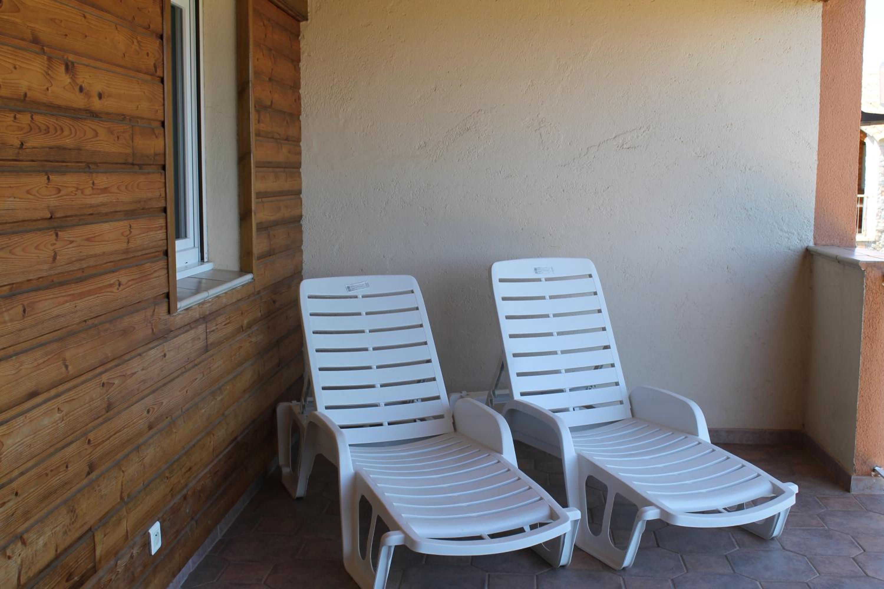 Two-Bedroom Apartment with Balcony and Sea View (4 Adults)