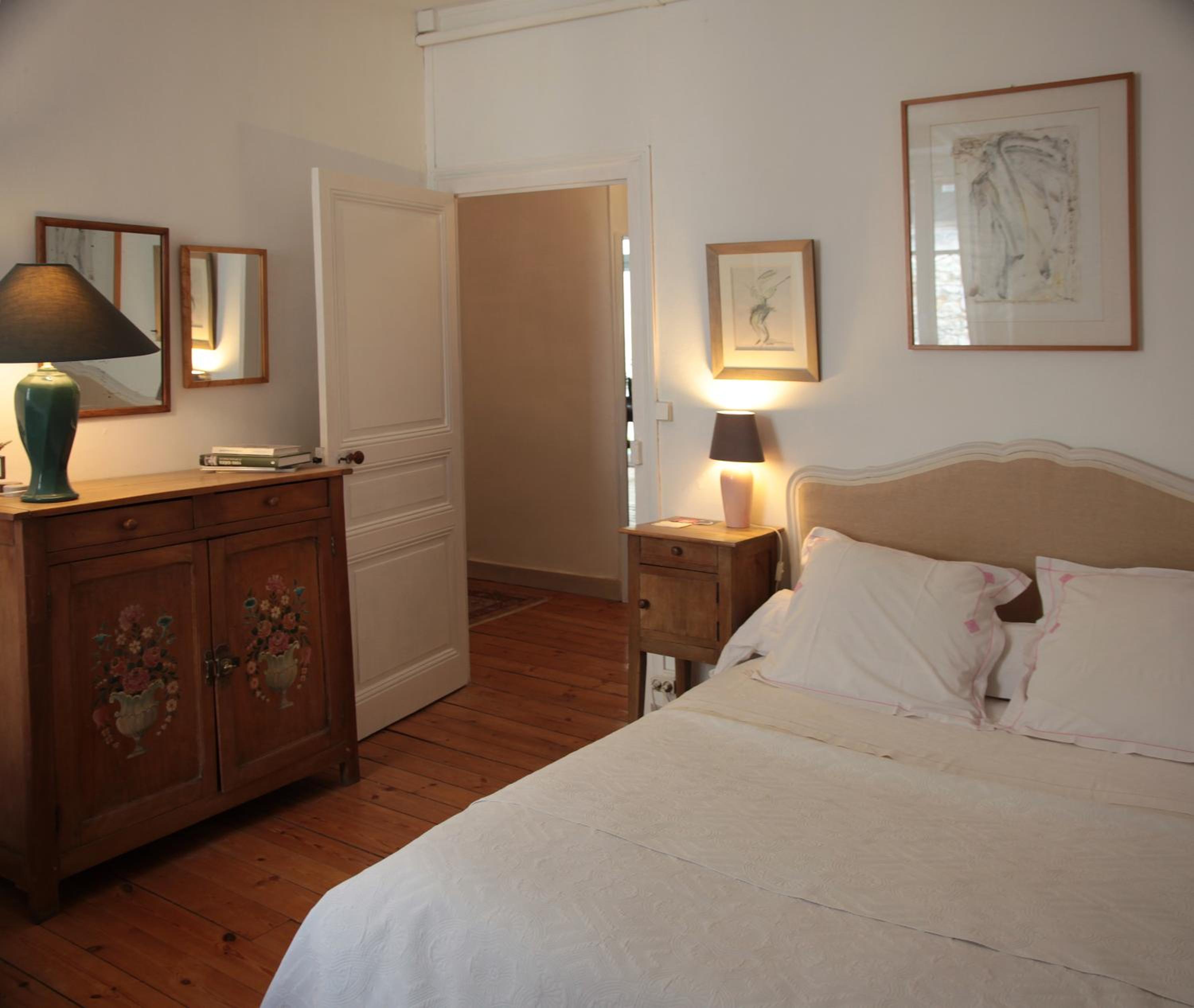 Standard Double Room with Shared Bathroom and Toilet photo 1