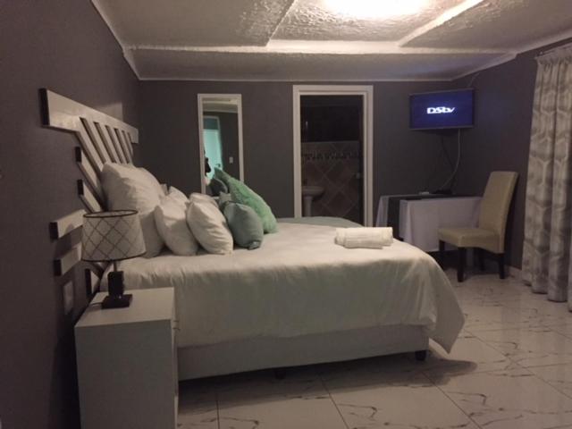 Double or Twin Room photo 1