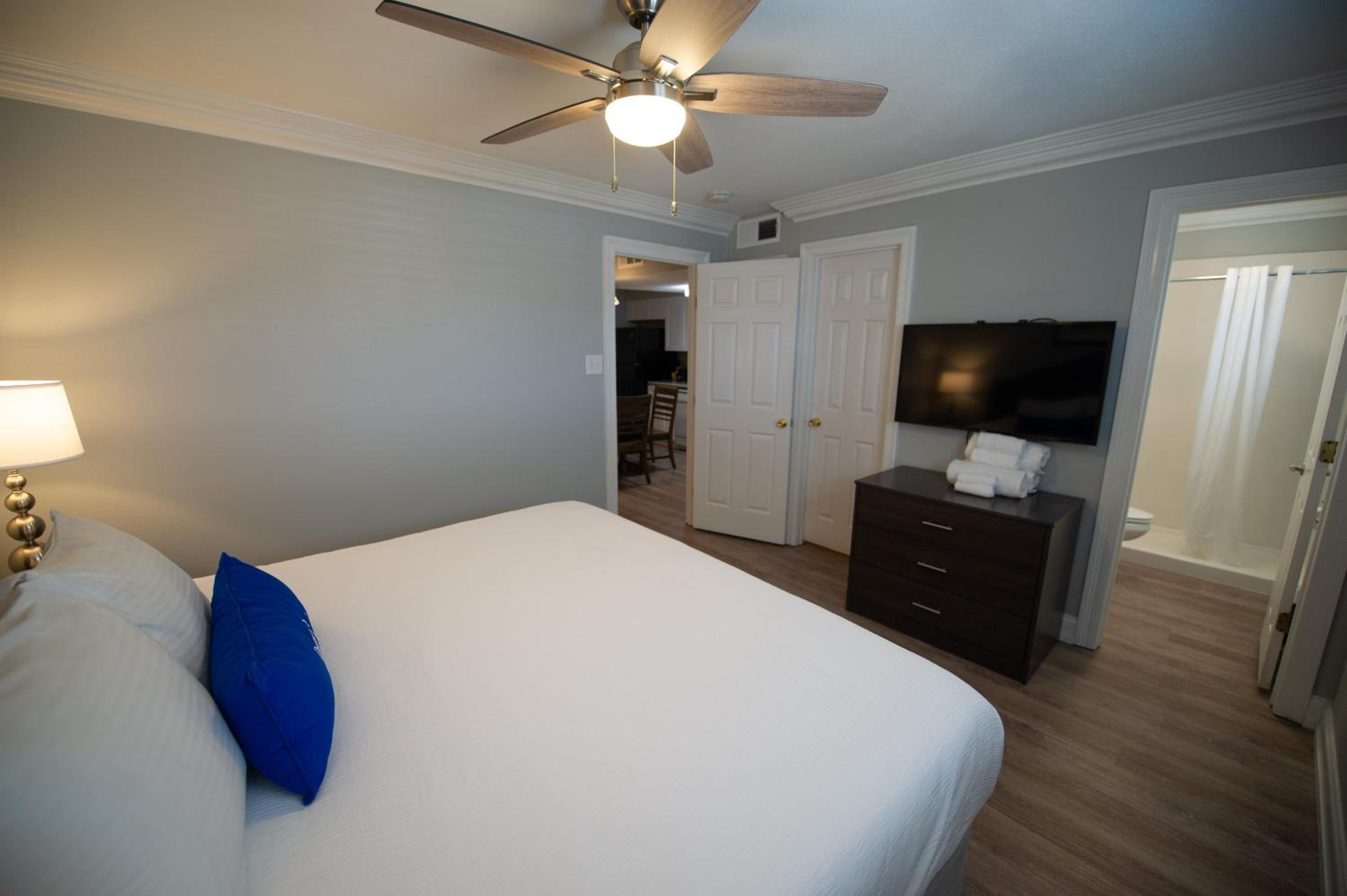 King Suite with Sofa Bed - Non-Smoking
