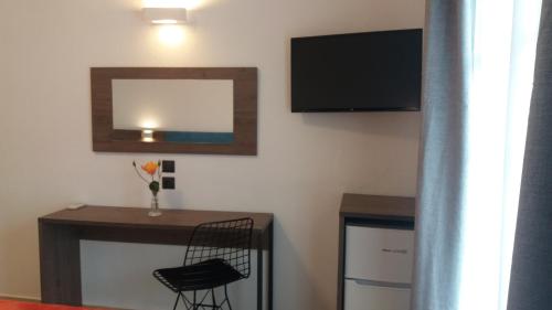 Deluxe Room - Photo 7