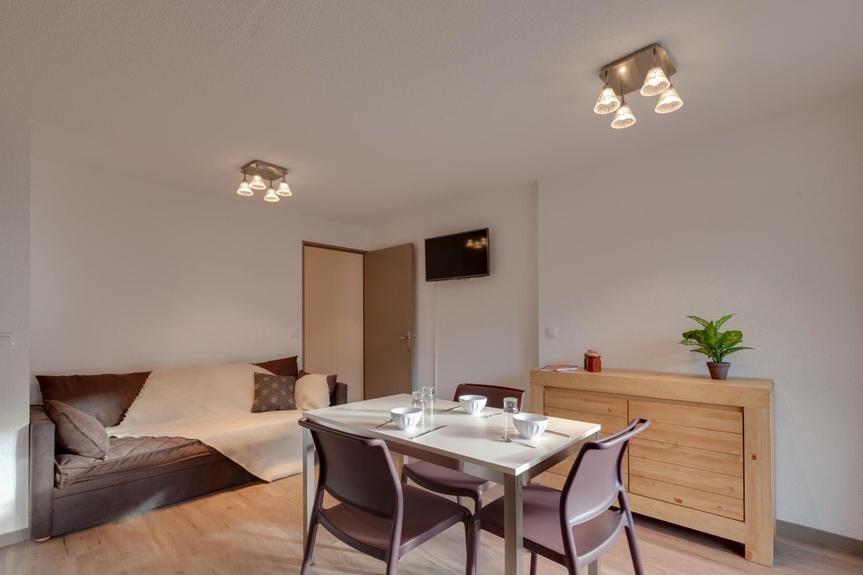 Studio Apartment