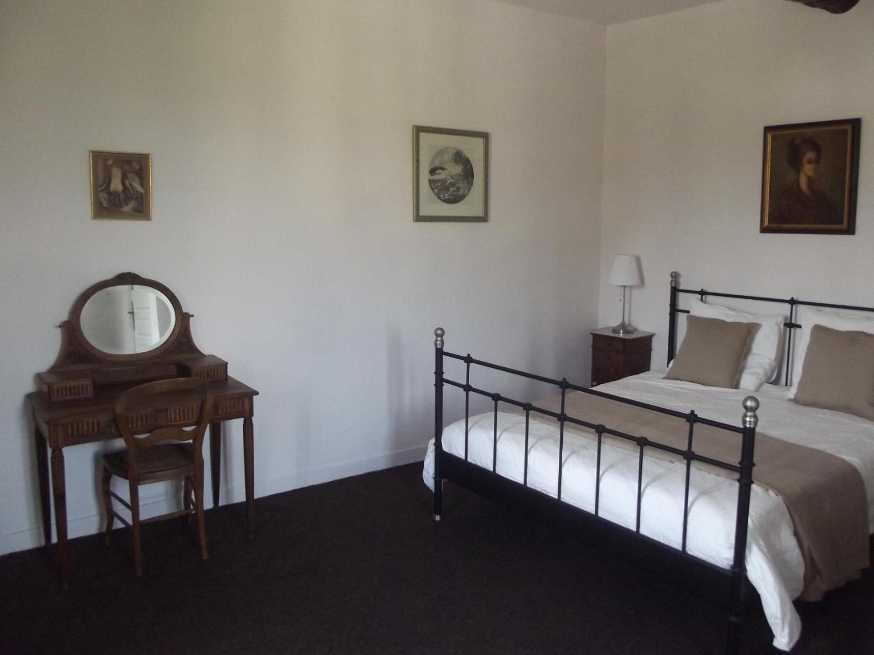 One-Bedroom House photo 1
