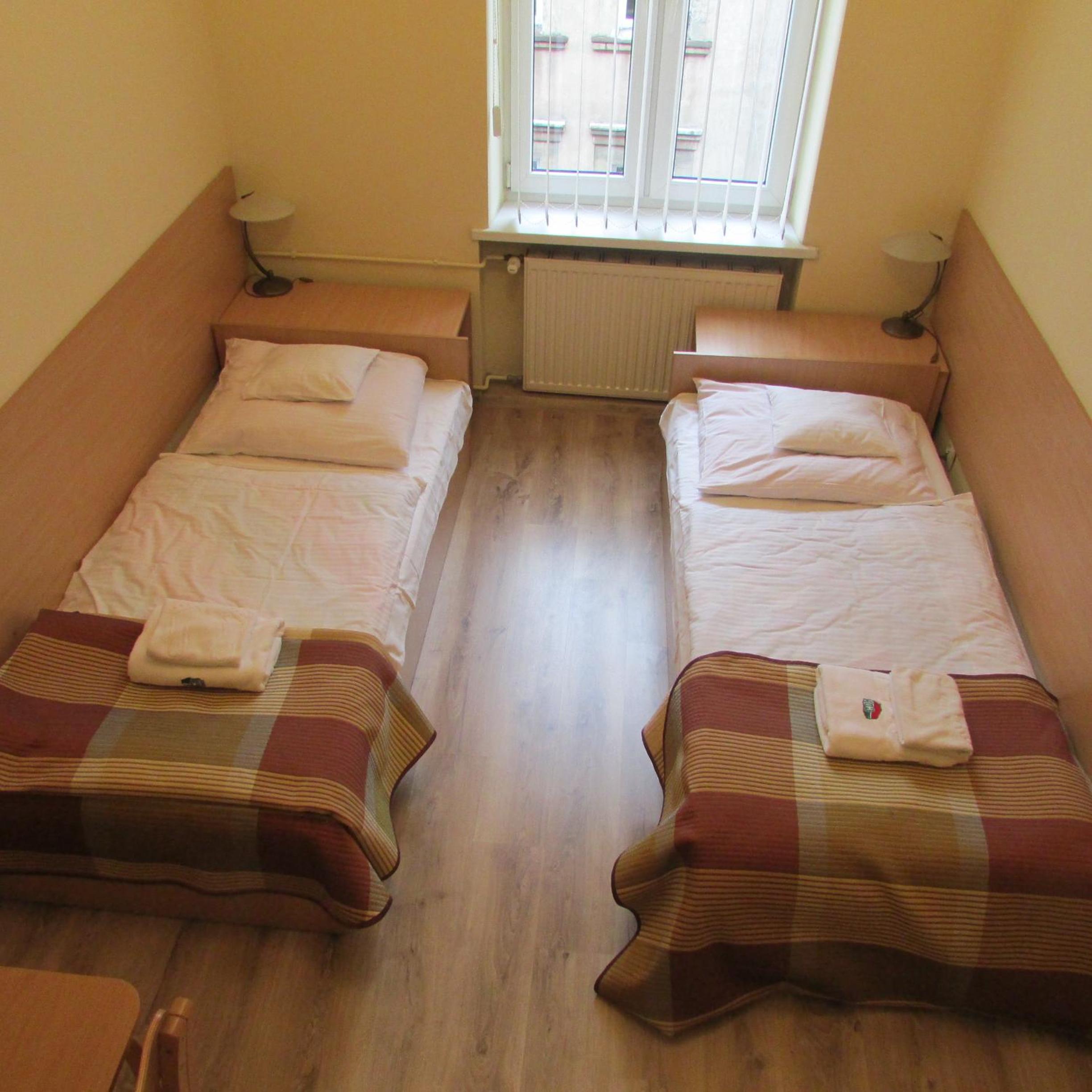 Double Room with Bathroom - Photo 2
