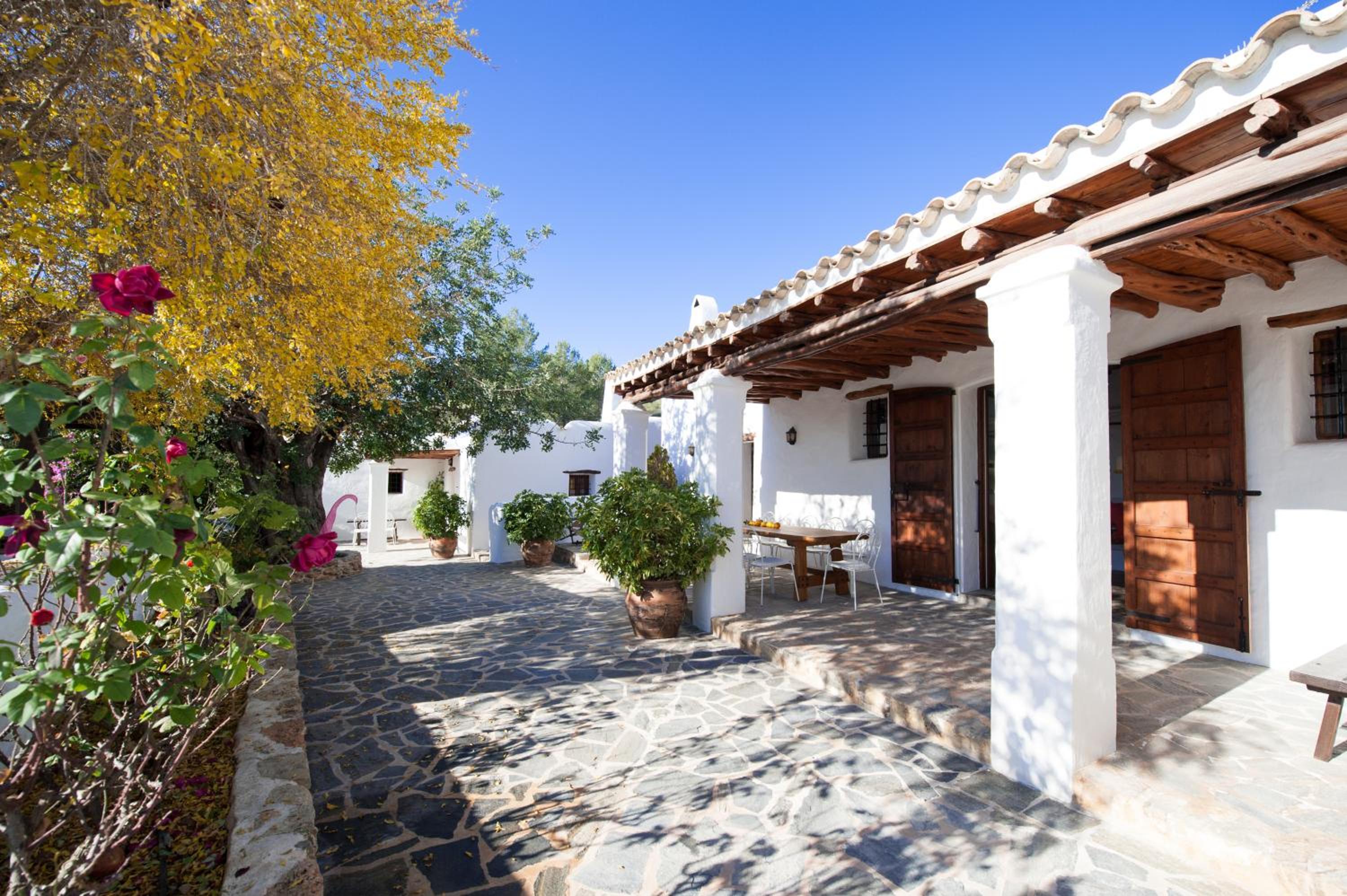 Villa photo 3
