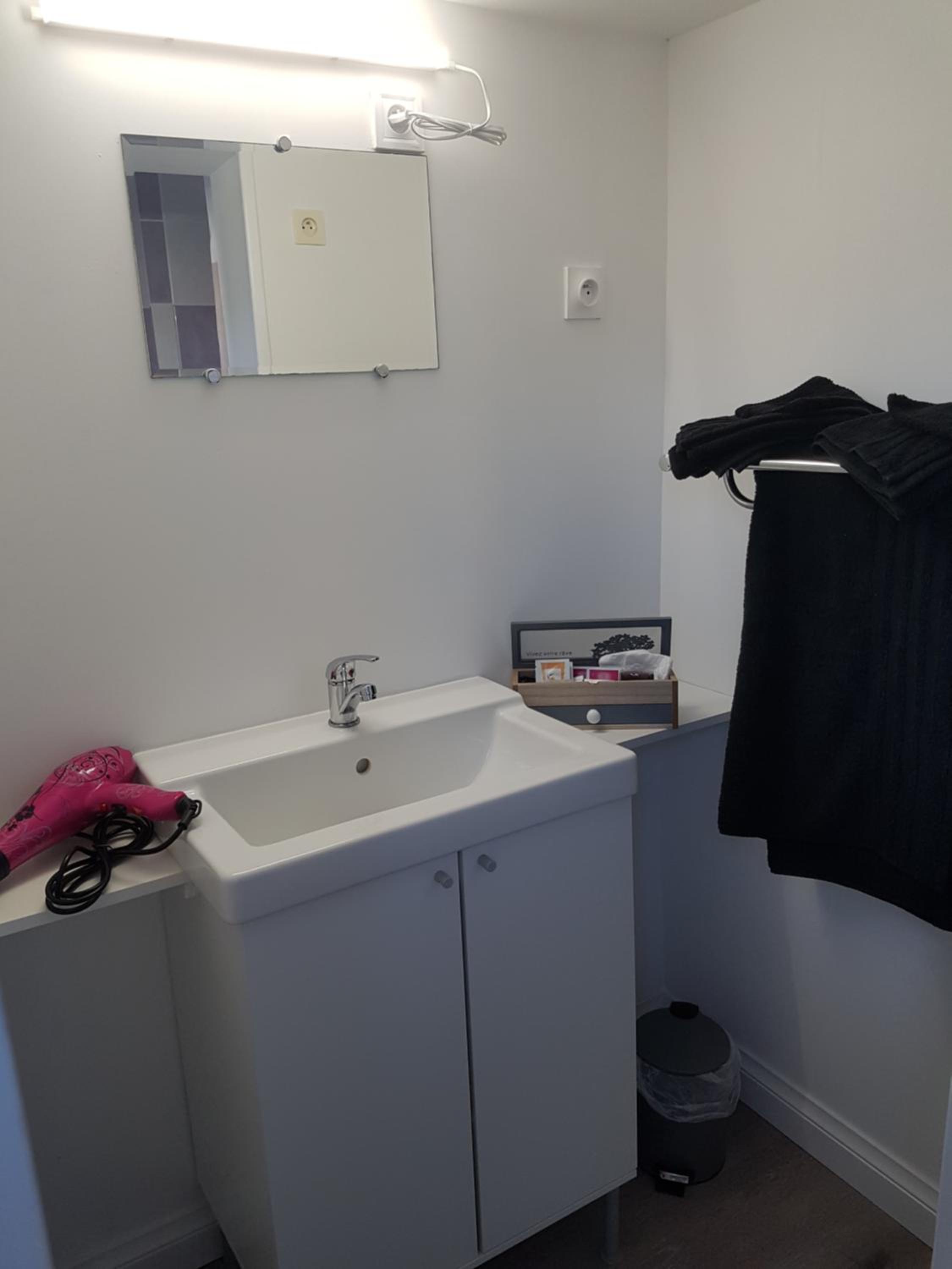 Double Room with Private Bathroom - Photo 1