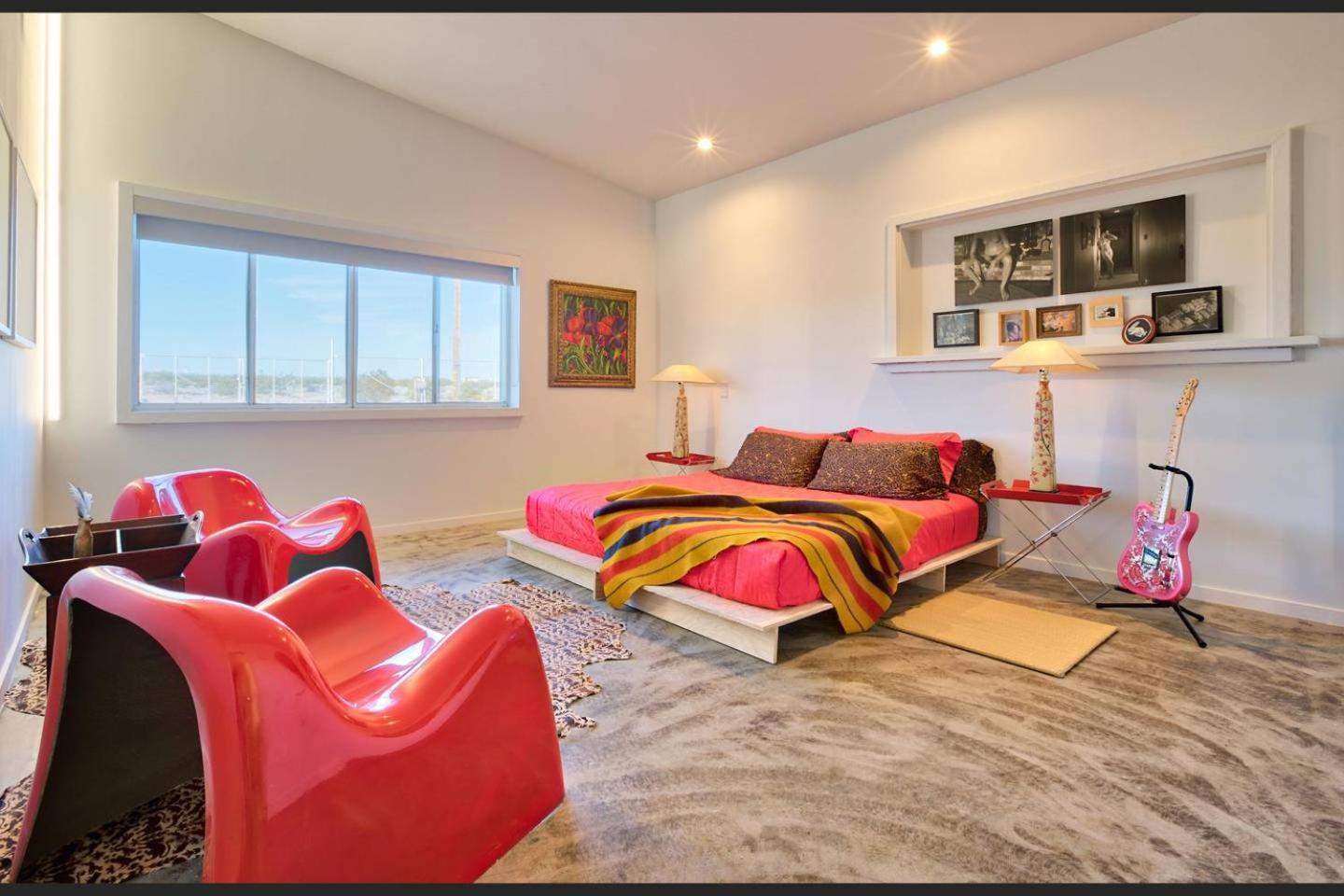 Villa photo 2