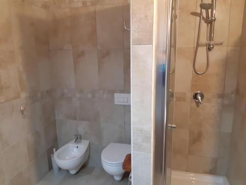 Family Room with Private Bathroom - Photo 7