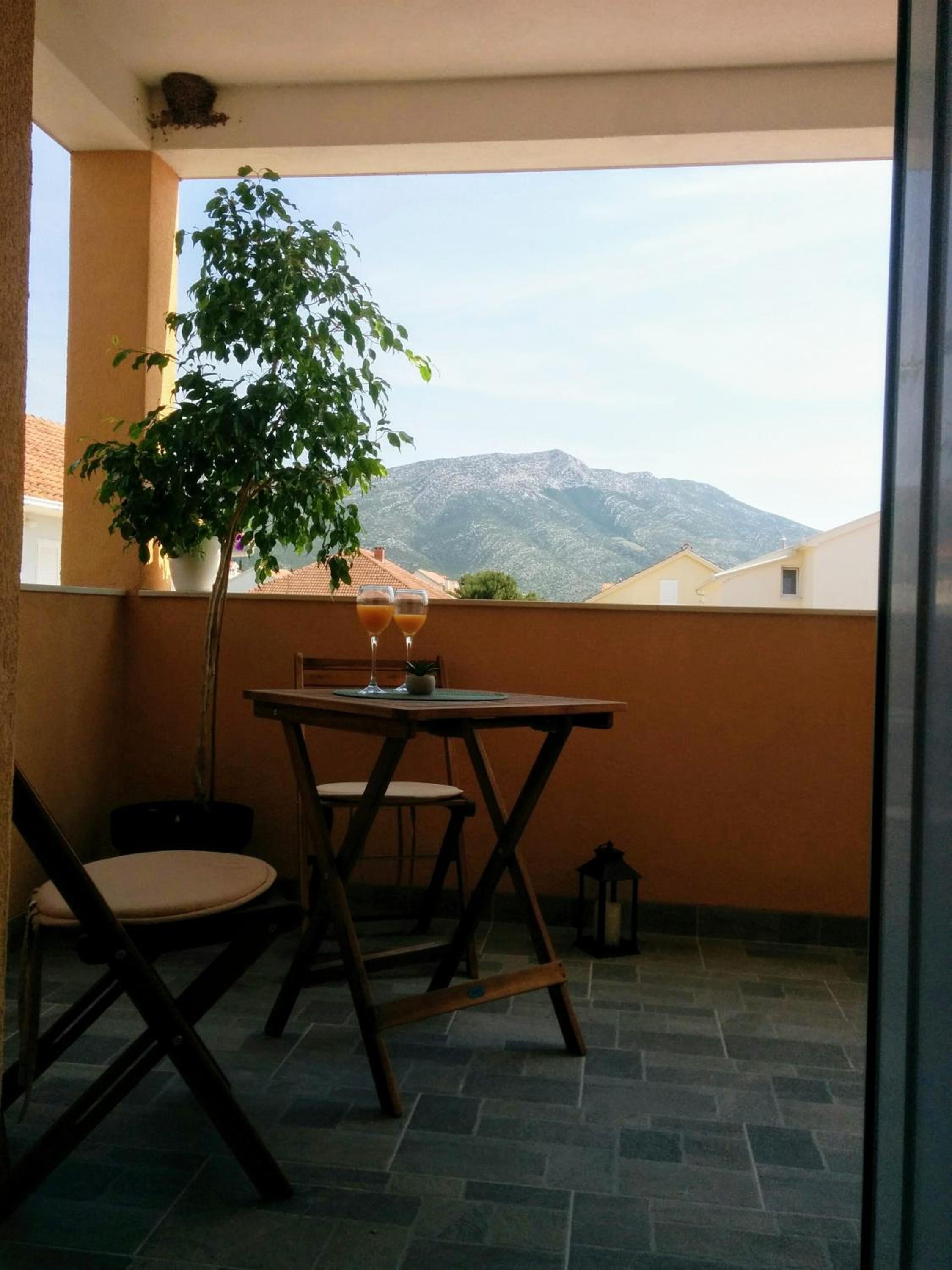 Apartment with Balcony photo 2