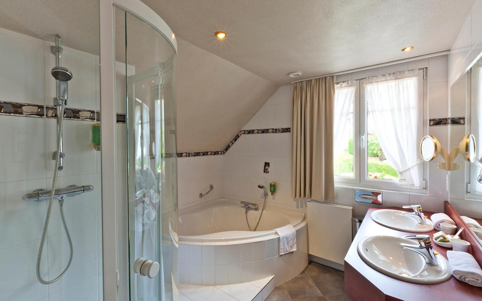 Standard Double Room photo 3