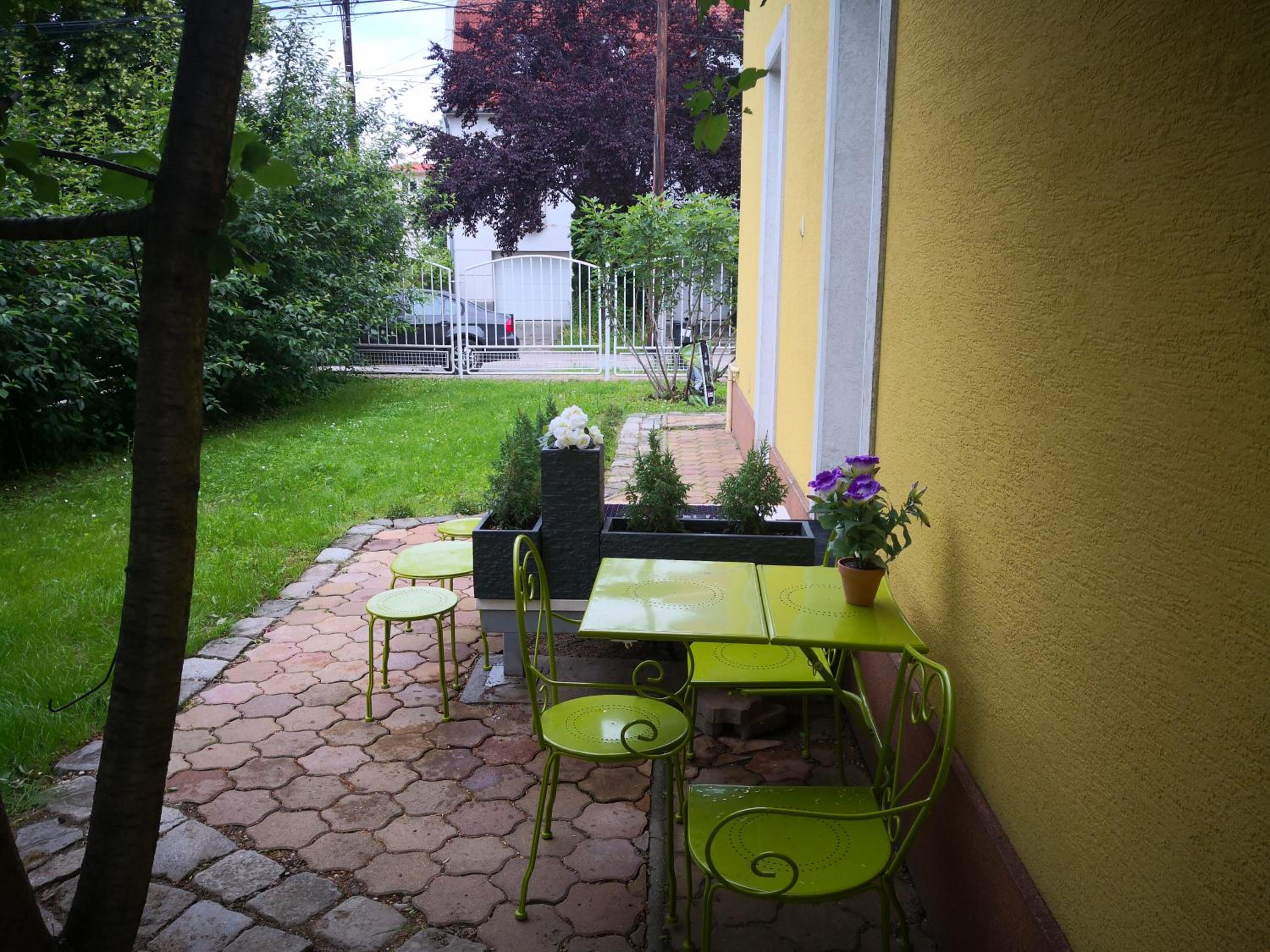 Deluxe Apartment