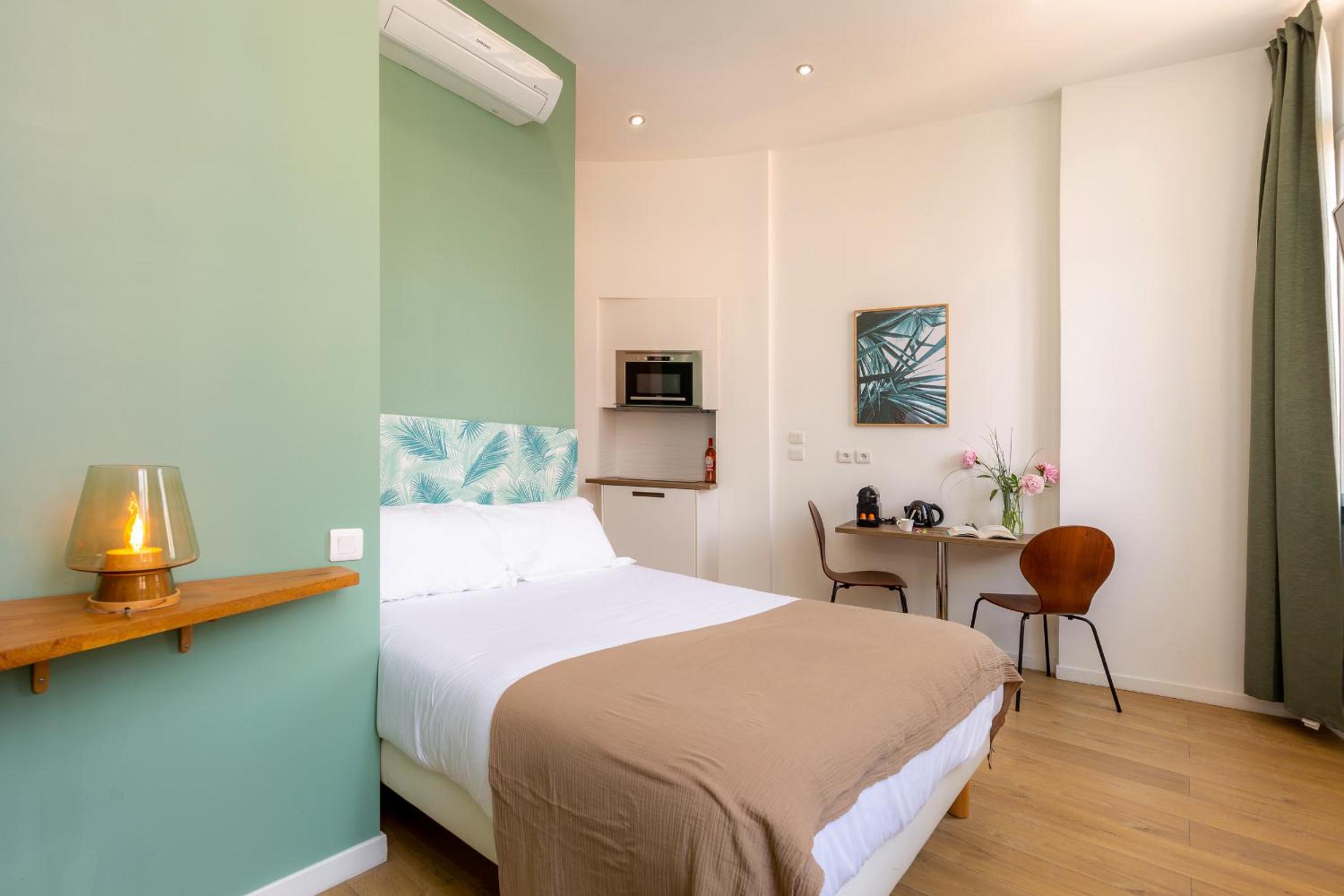 One-Bedroom Apartment with Partial Sea View photo 1