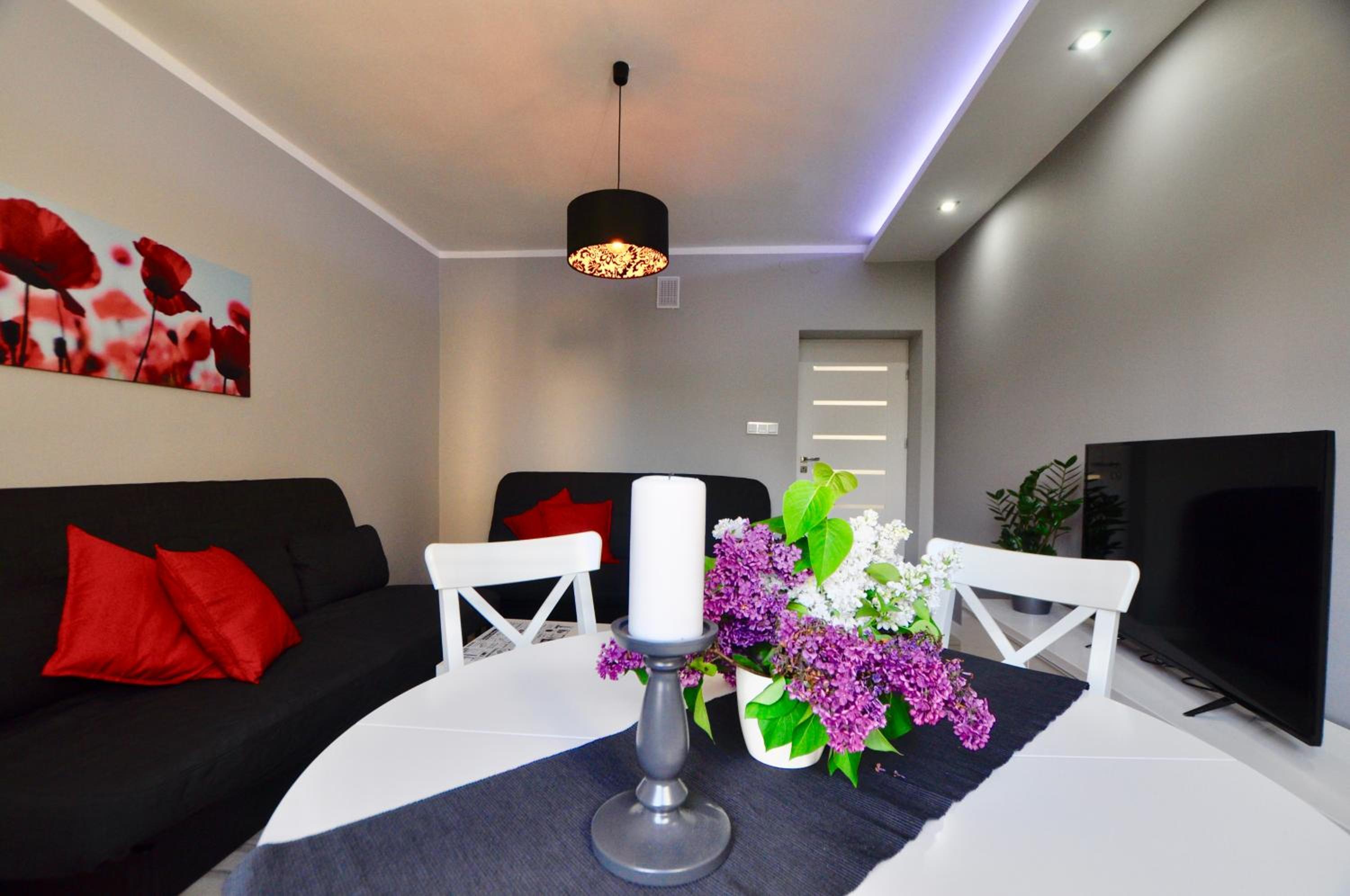 One-Bedroom Apartment - Photo 8
