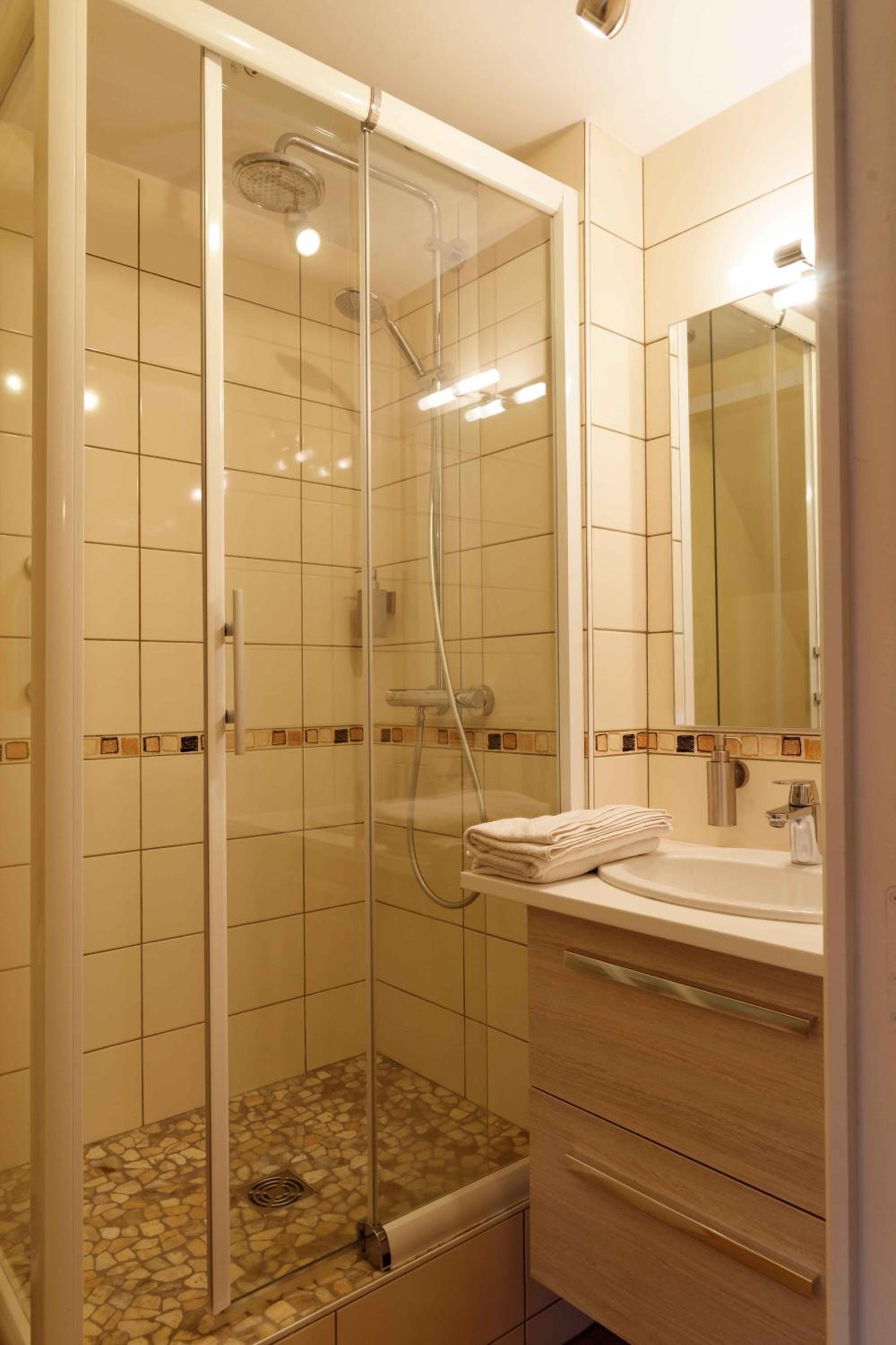 Standard Room - Photo 8